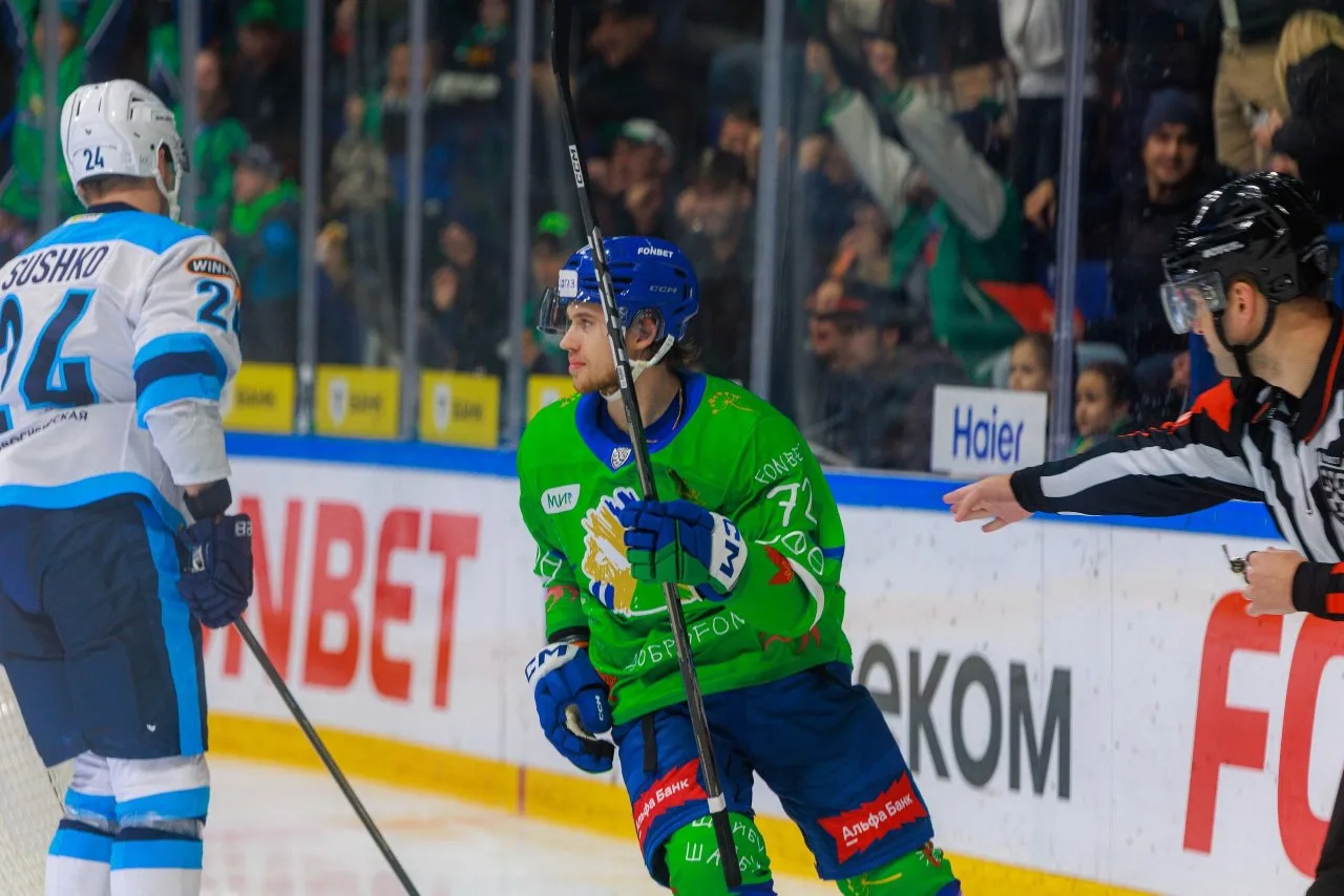 🏒 Акмуллинец отметился результативной передачей в матче КХЛ!