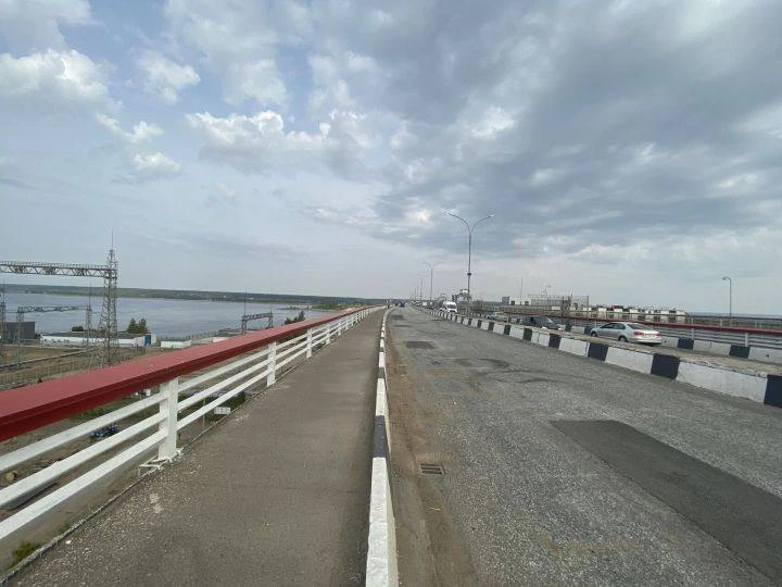 Челнинцы провели по несколько часов в пробке на мосту через Каму