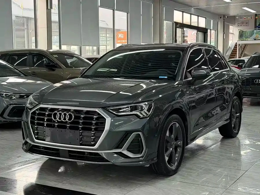 📊 Audi Q3 2022 35 TFSI Fashion Dynamic Edition