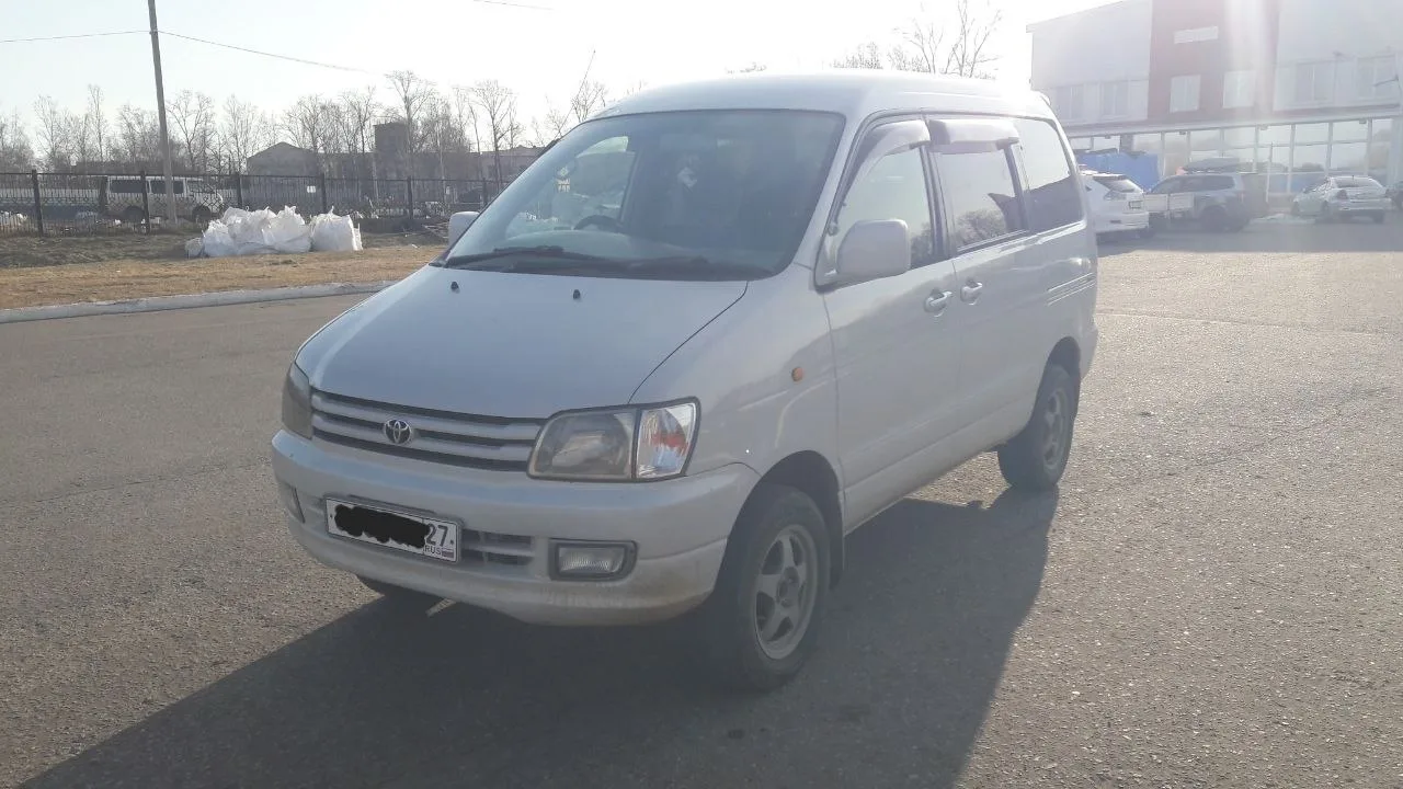 Продам "Toyota Town Ace Noah" 98г.   отличный семейный вместительный (8мест) автомобиль.