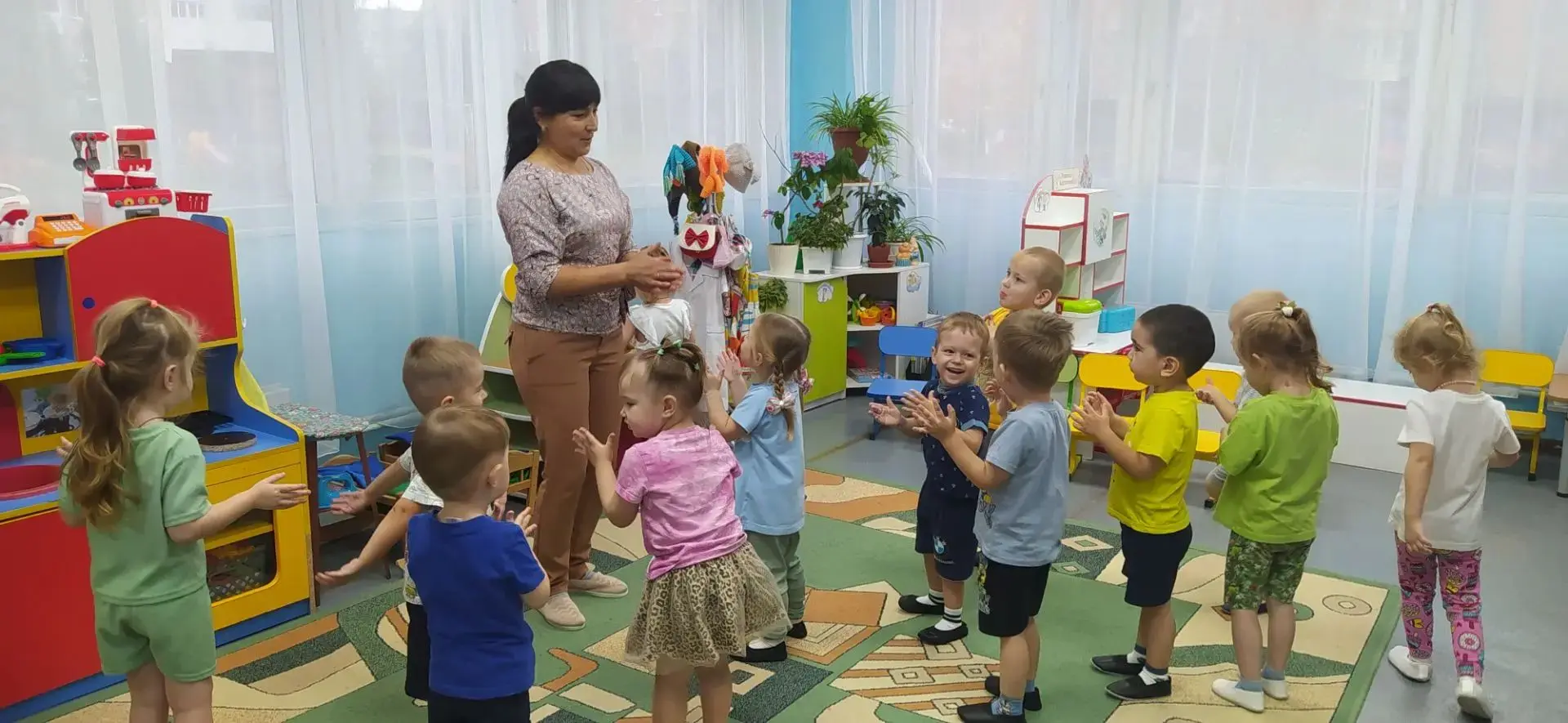 В первой младшей группе "Золотой ключик" МБДОУ 22 "Светлячок" прошло занятие по  физиче...