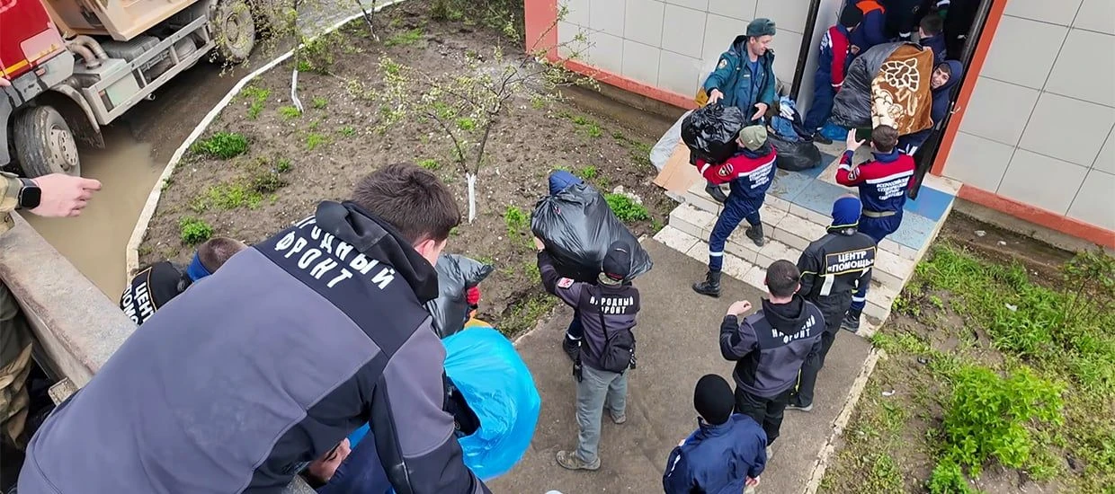 Народный фронт передал пострадавшим от паводков в Дагестане более 46 млн рублей.