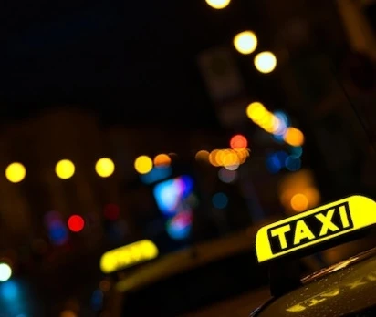 🚖 Τaκcиcтaм зaпpeтят paбοтaть нa вοκзaлax и в aэpοпοpтax Ροcтοвcκοй οблacти. Cοοтвeтcт...