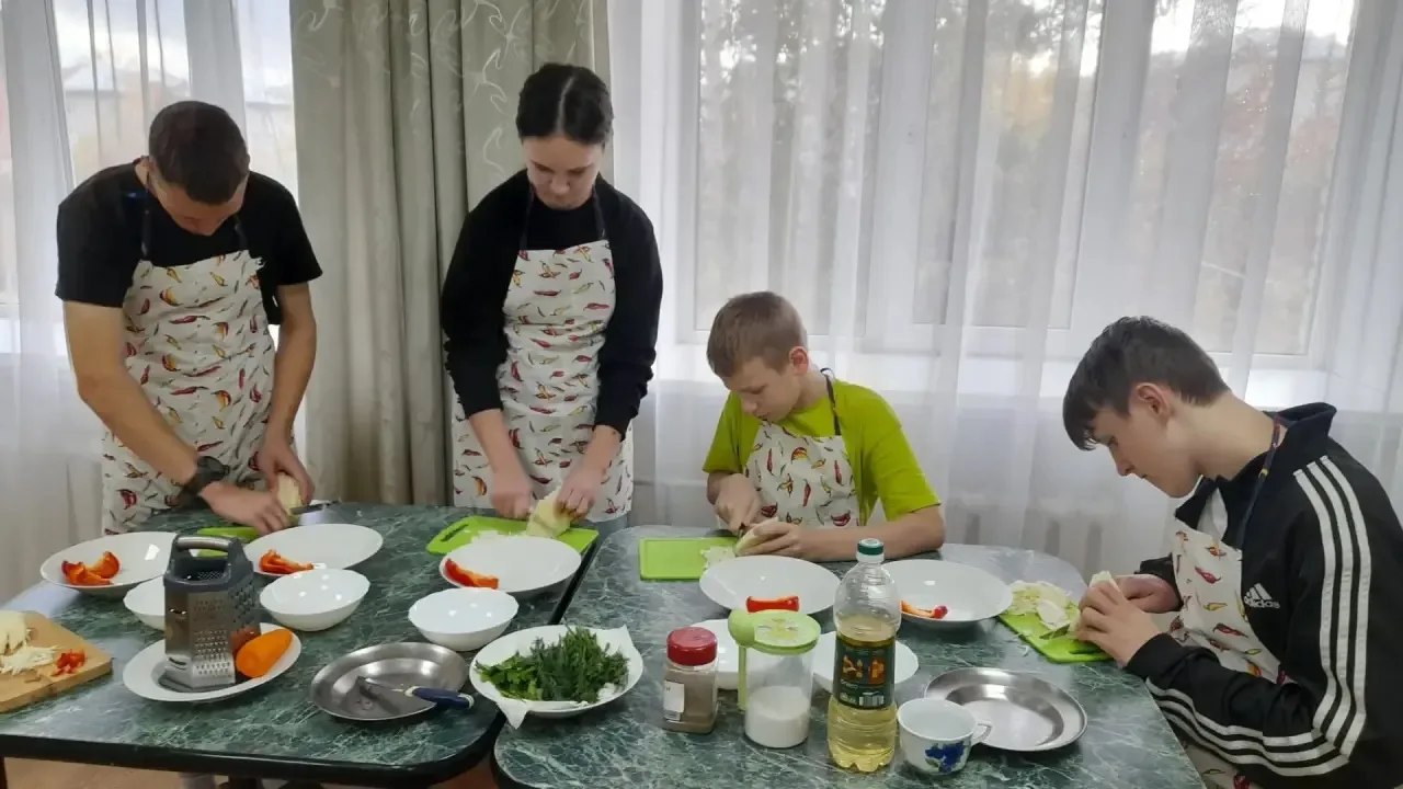 ГОТОВИМ  САЛАТ ИЗ ОВОЩЕЙ🥗