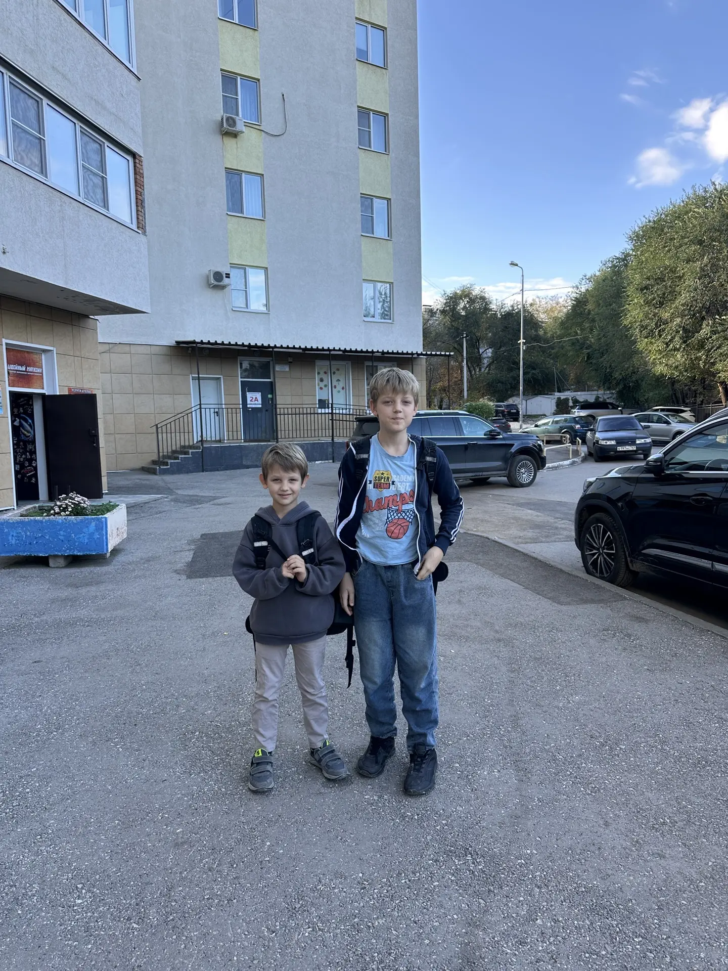 Мы сегодня пошли с мужем на родительские собрания в 7 и 10 классы и по дороге чуть не п...