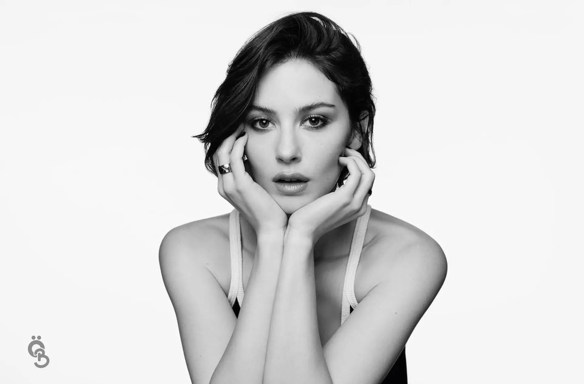 Chanel представил Грейси Абрамс как лицо нового парфюма Coco Mademoiselle Crush Absolu ...