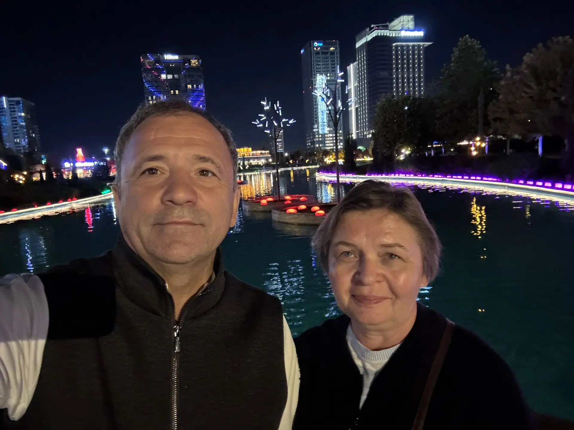 Вечерний Ташкент прекрасен. Особенно «Поющие фонтаны» ⛲️ в парк Tashkent City