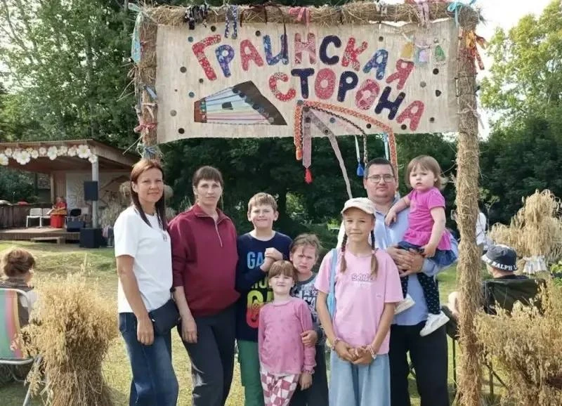 Многодетную семью из Псковской области наградили в Кремле