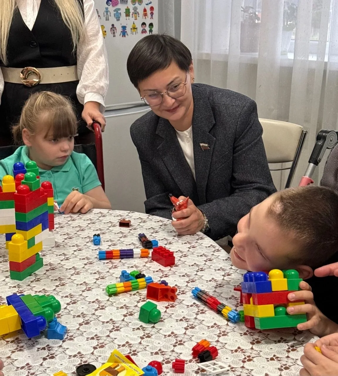 В профессиональный праздник, посвящённый Дню учителя, в детский дом-интернат «Мишутка» ...