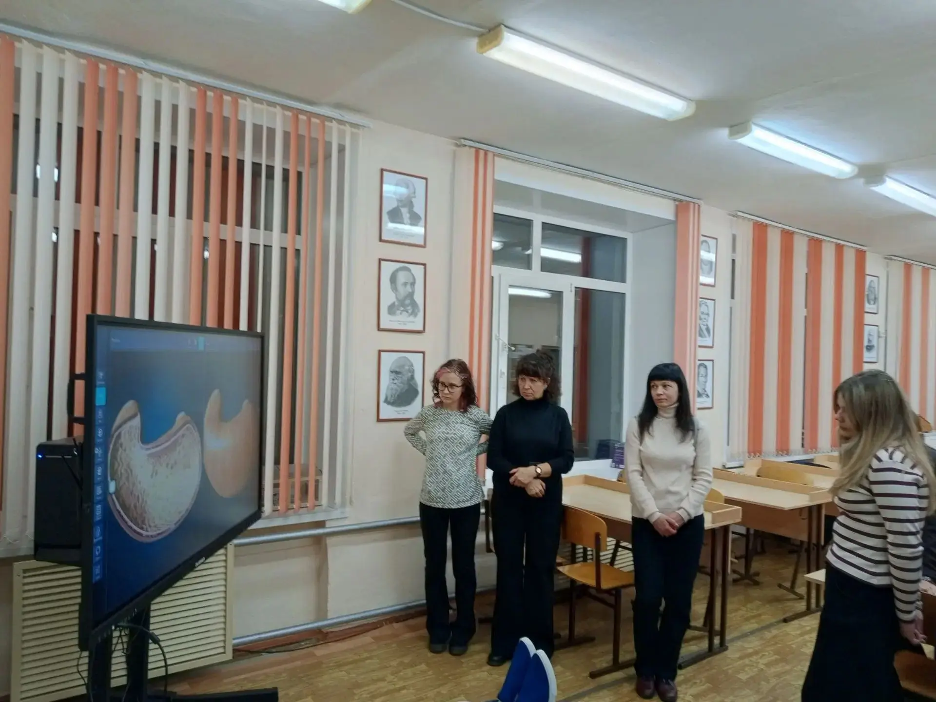 В школе № 24 состоялась встреча в рамках профориентации. Будущие врачи, медсестры и фел...