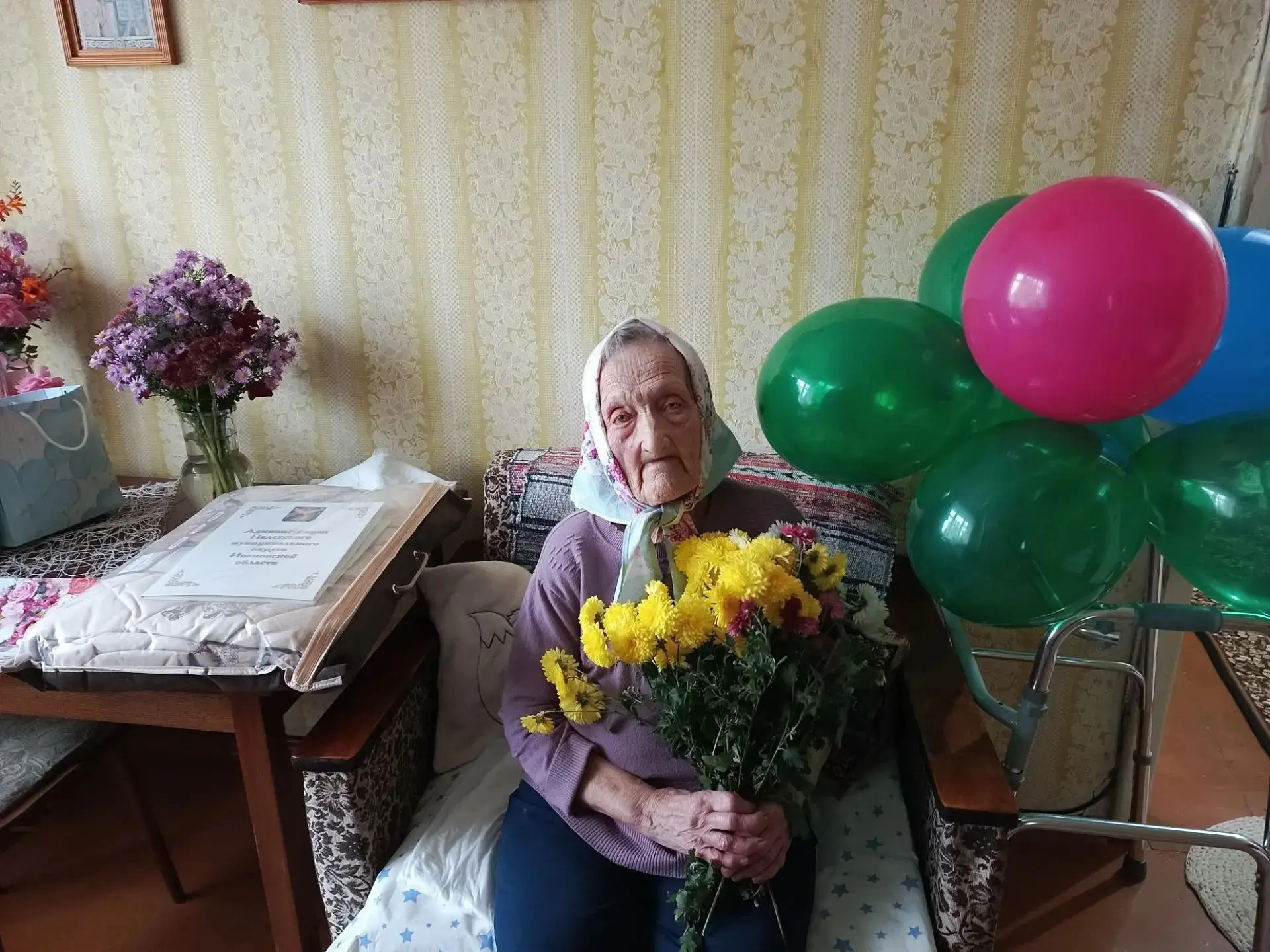 2 октября получатель социальных услуг на дому Вера Михайловна Кирпичева отметила почтен...