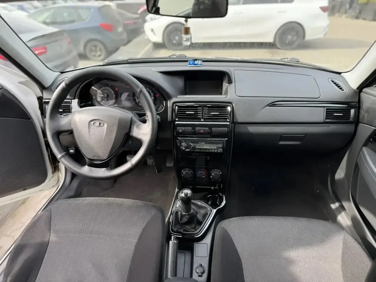 LADA PRIORA 2