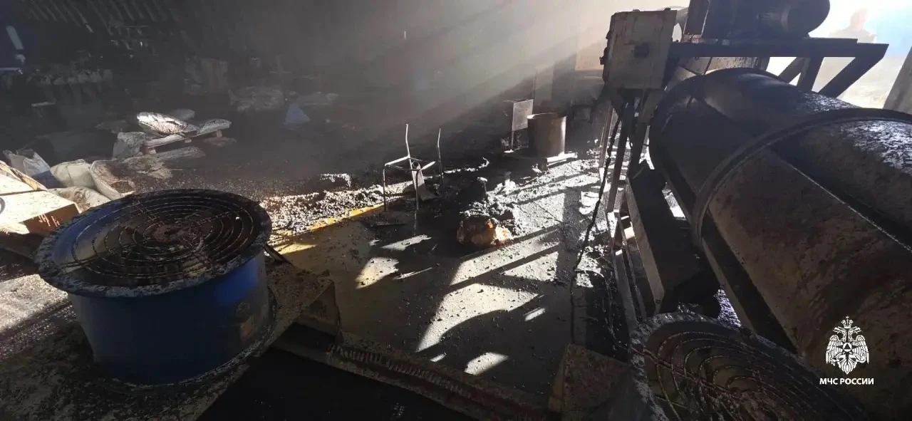🔥 Пожар в ангаре, закопчено всё помещение