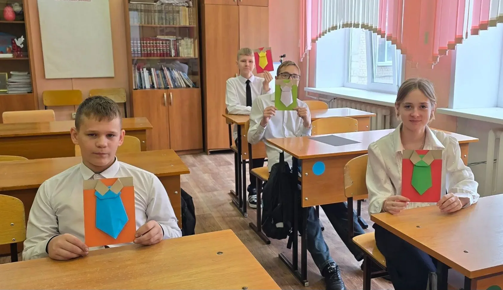 В преддверии замечательного🎈праздника – Дня отца – учащиеся 7Б класса с большим энтузи...