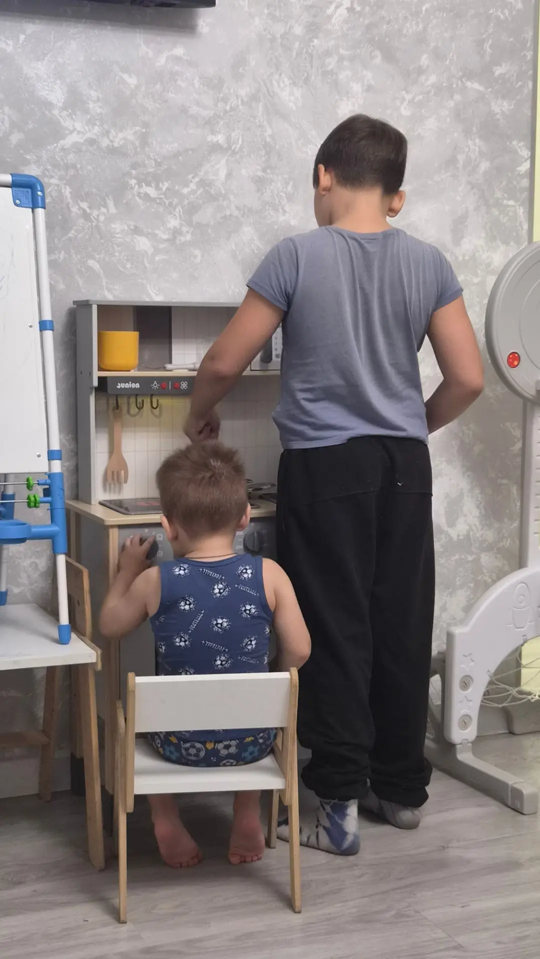 Гостей проводили и спать )))