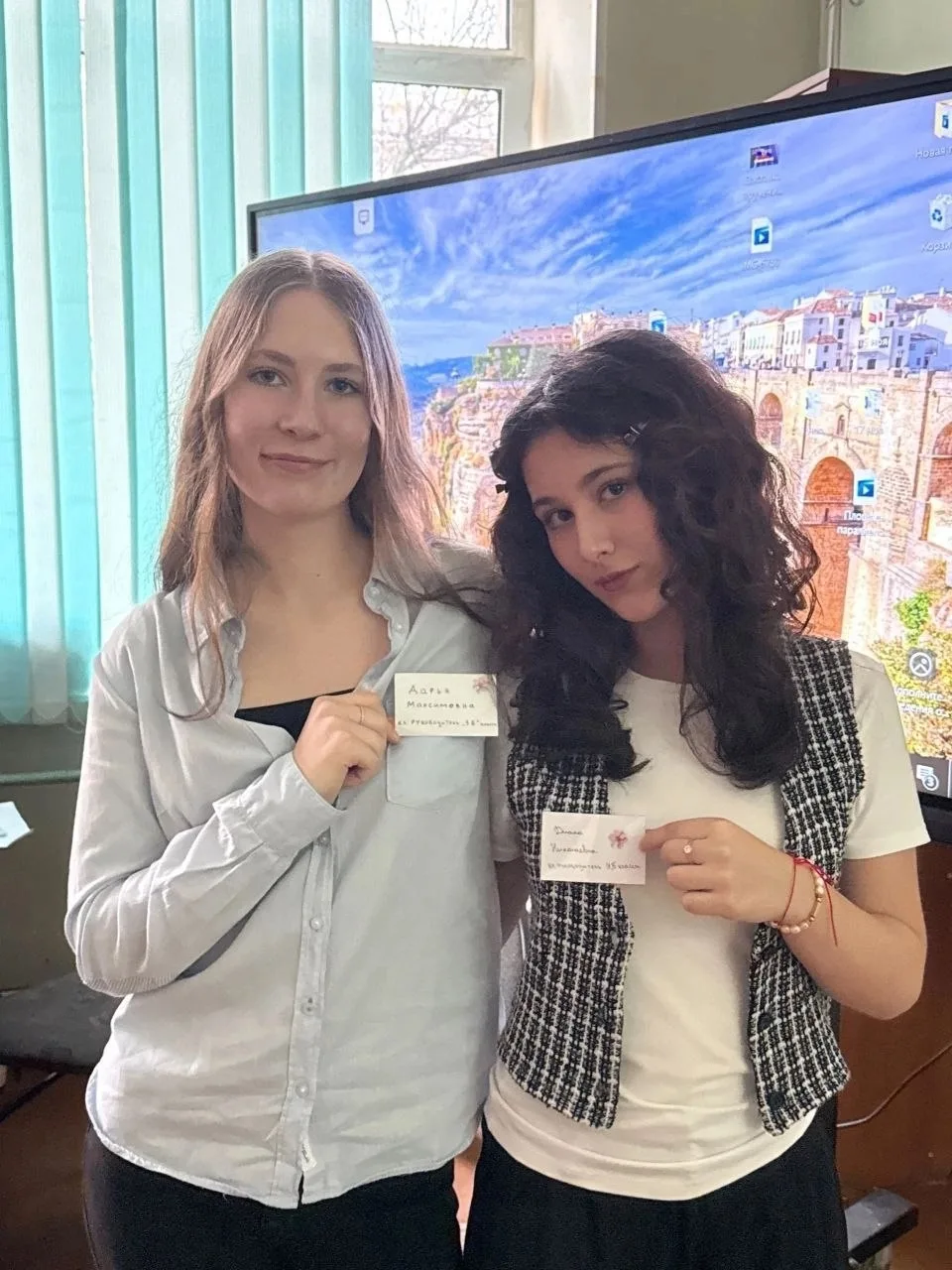 В честь Дня учителя наши старшеклассники готовились к урокам, но совсем по-другому.
