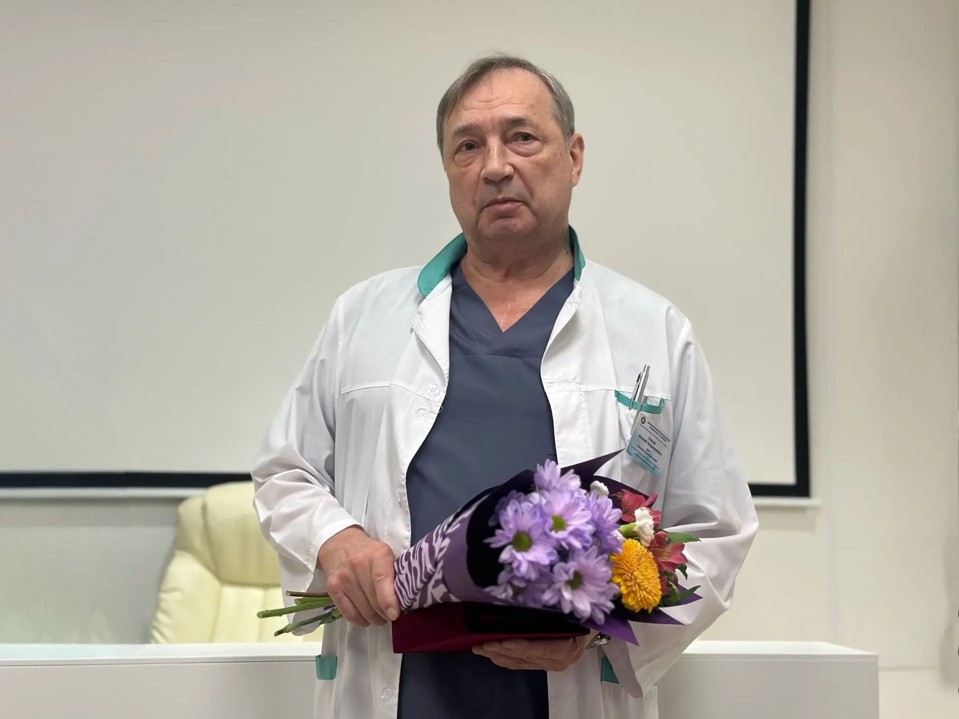 💐 Сегодня мы от всей души поздравляем с 70‑летием Валерия Владимировича Сивцова, врача...
