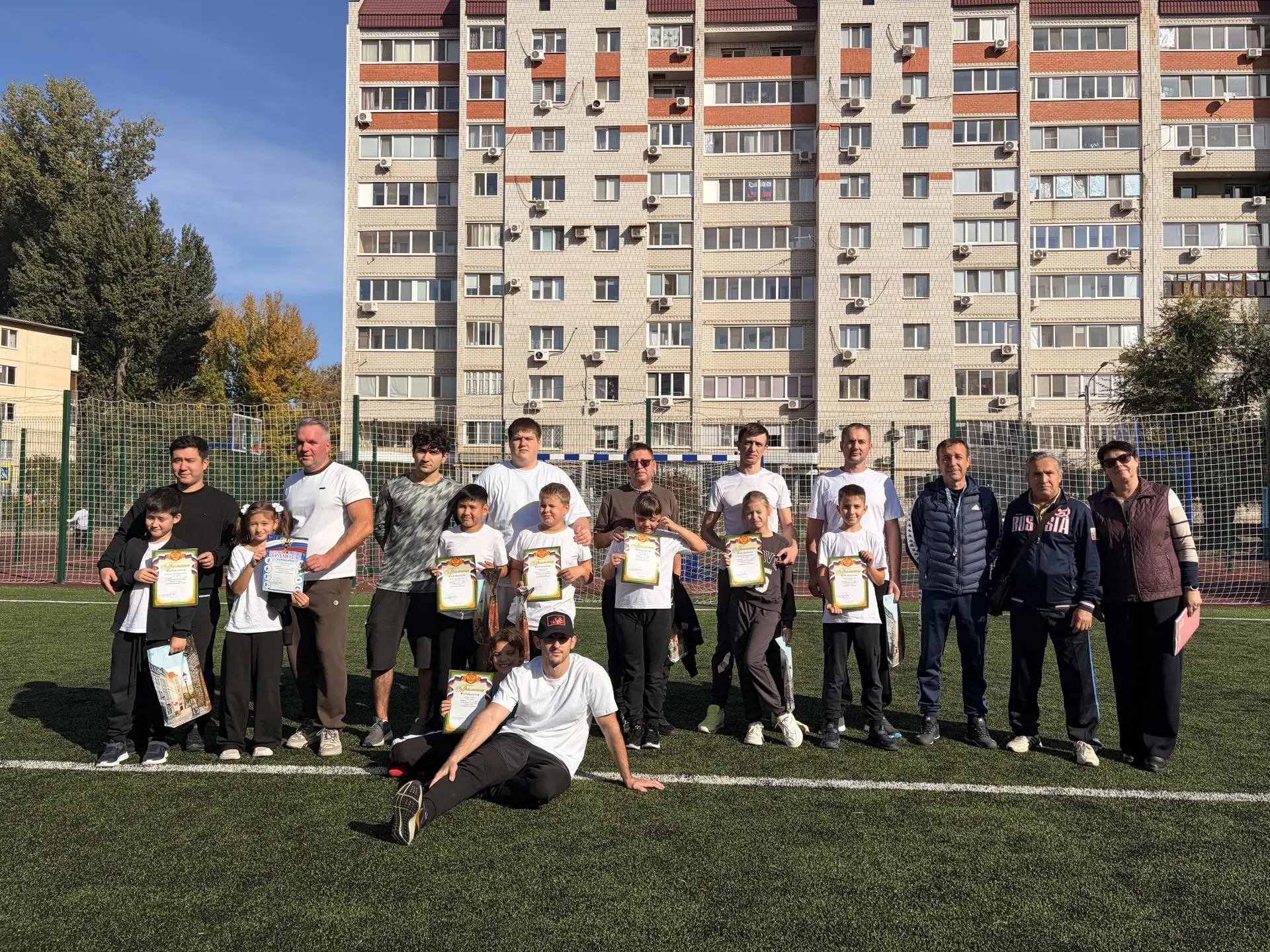 🔥На школьном стадионе состоялся яркий, динамичный и невероятно душевный спортивный пра...
