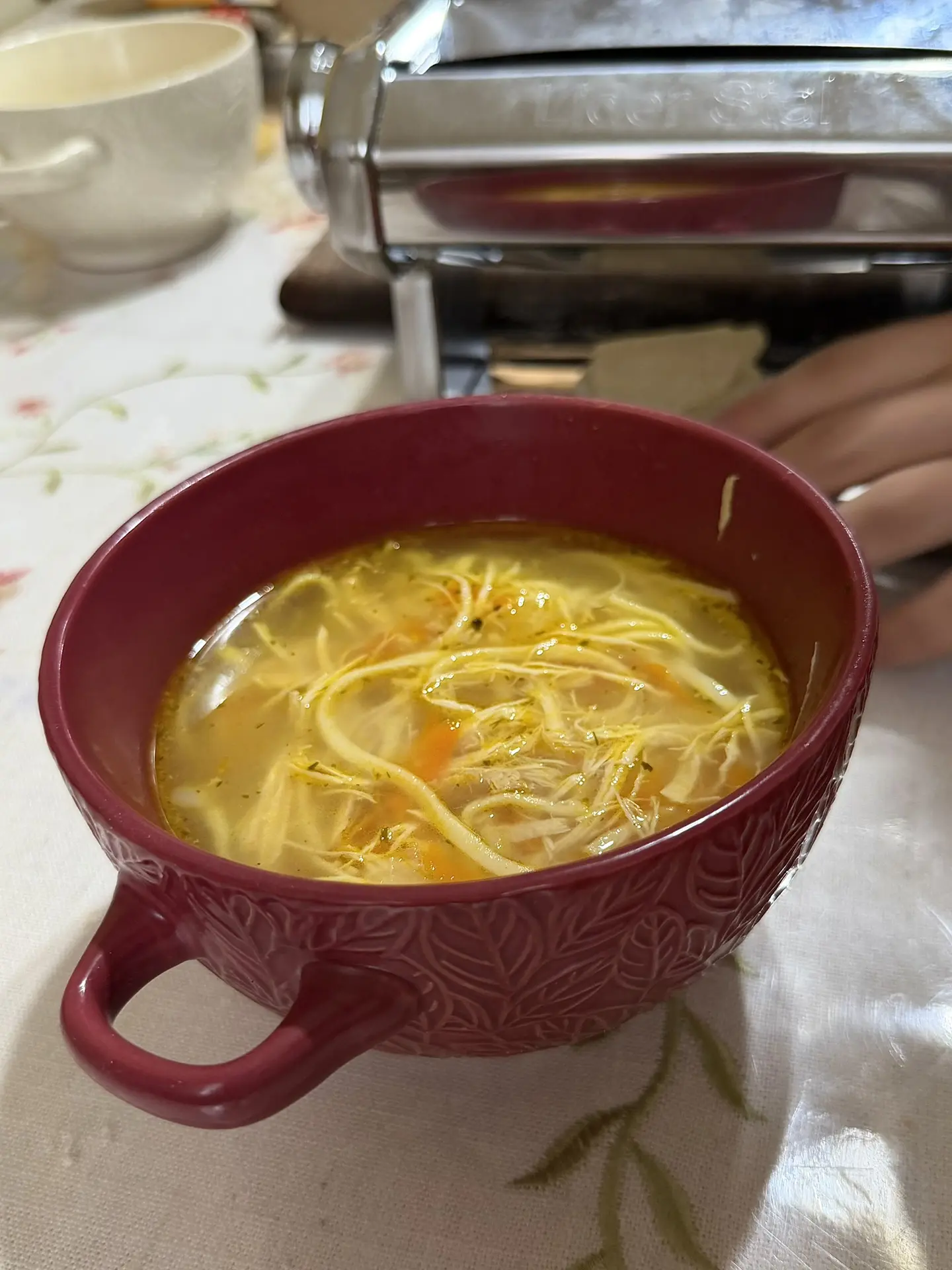 Сегодня у нас получился самый вкусный обед! Мы вместе с девочками делали куриную лапшу....