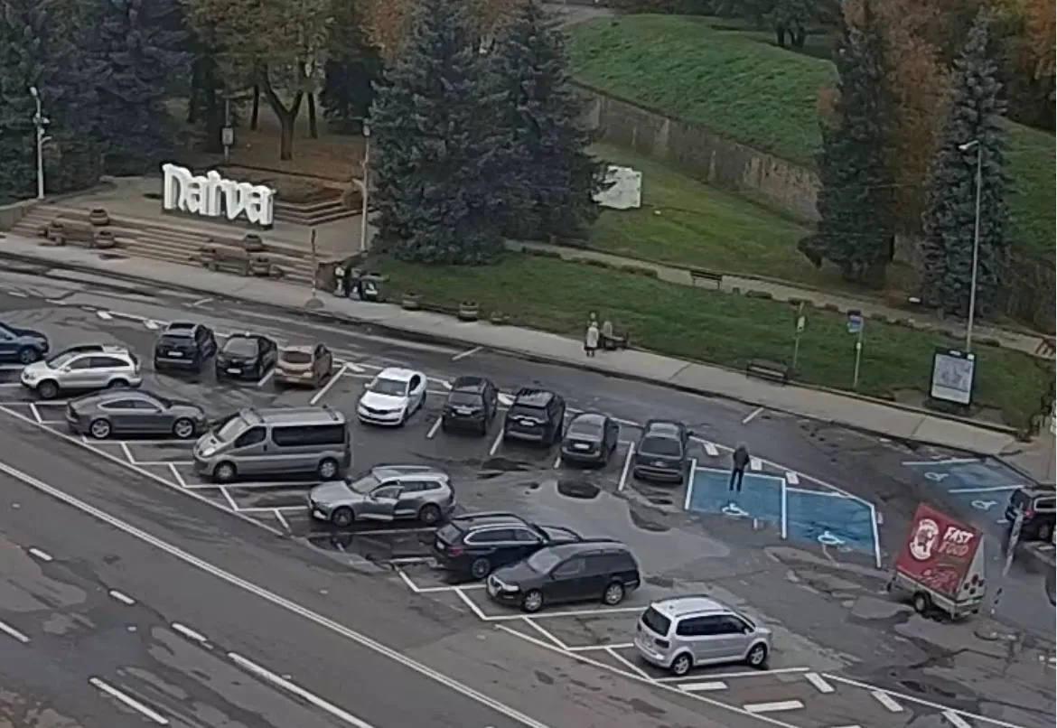 Камера - очередь из Нарвы (Эстония) в Россию https://balticlivecam.com/ru/cameras/eston...