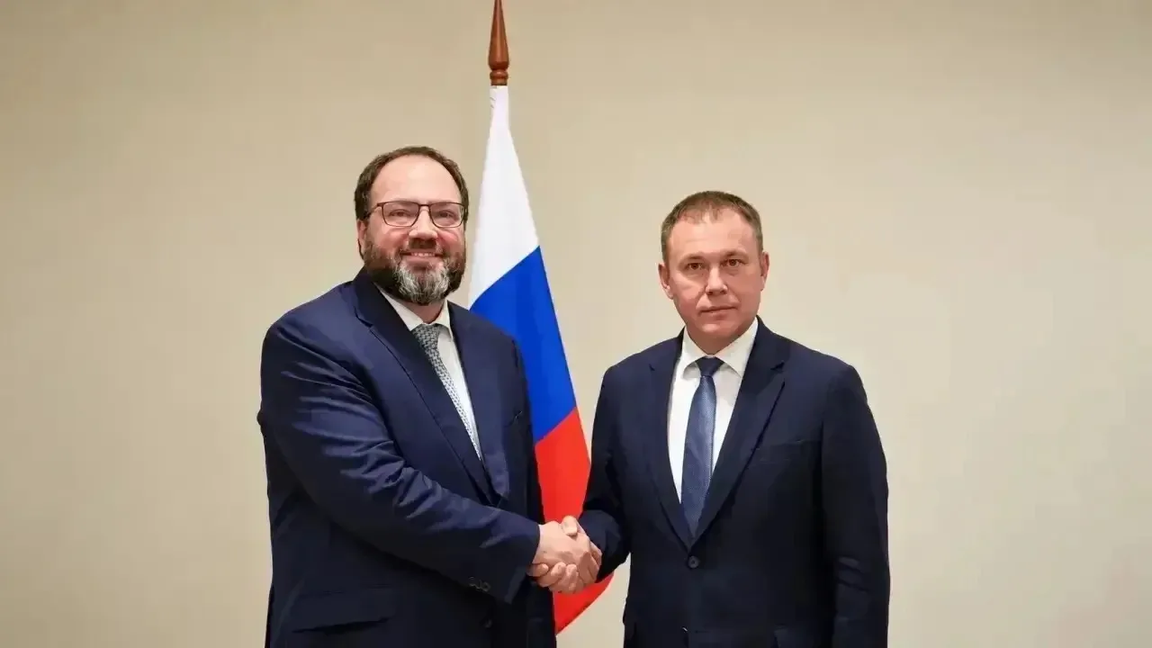 С главой Минцифры России Максутом Шадаевым обсудили развитие инновационных цифровых про...