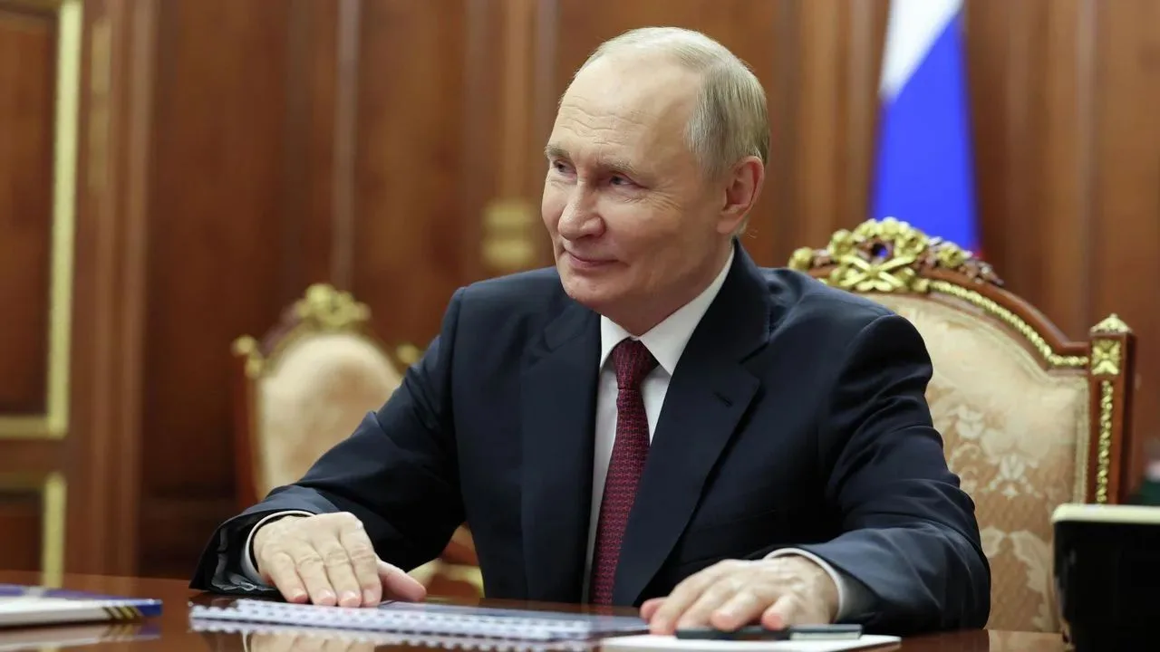 Друзья! Сегодня отмечает День рождения Президент нашей страны! 🇷🇺