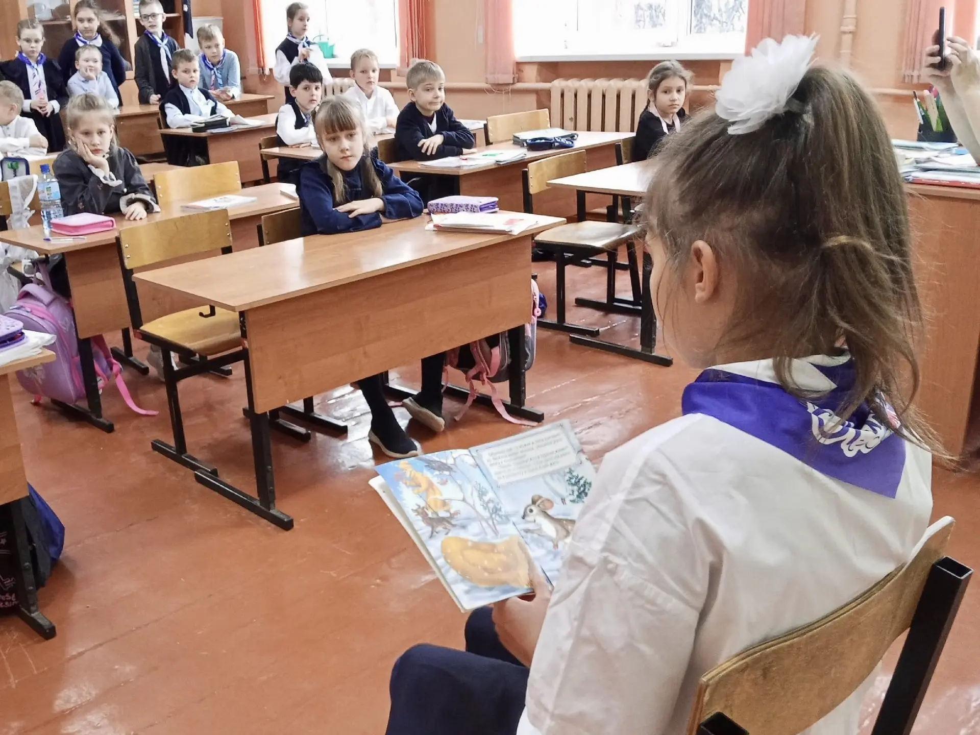 🎉 День Чтения в школе № 12: когда старшие становятся рассказчиками, а младшие — заворо...