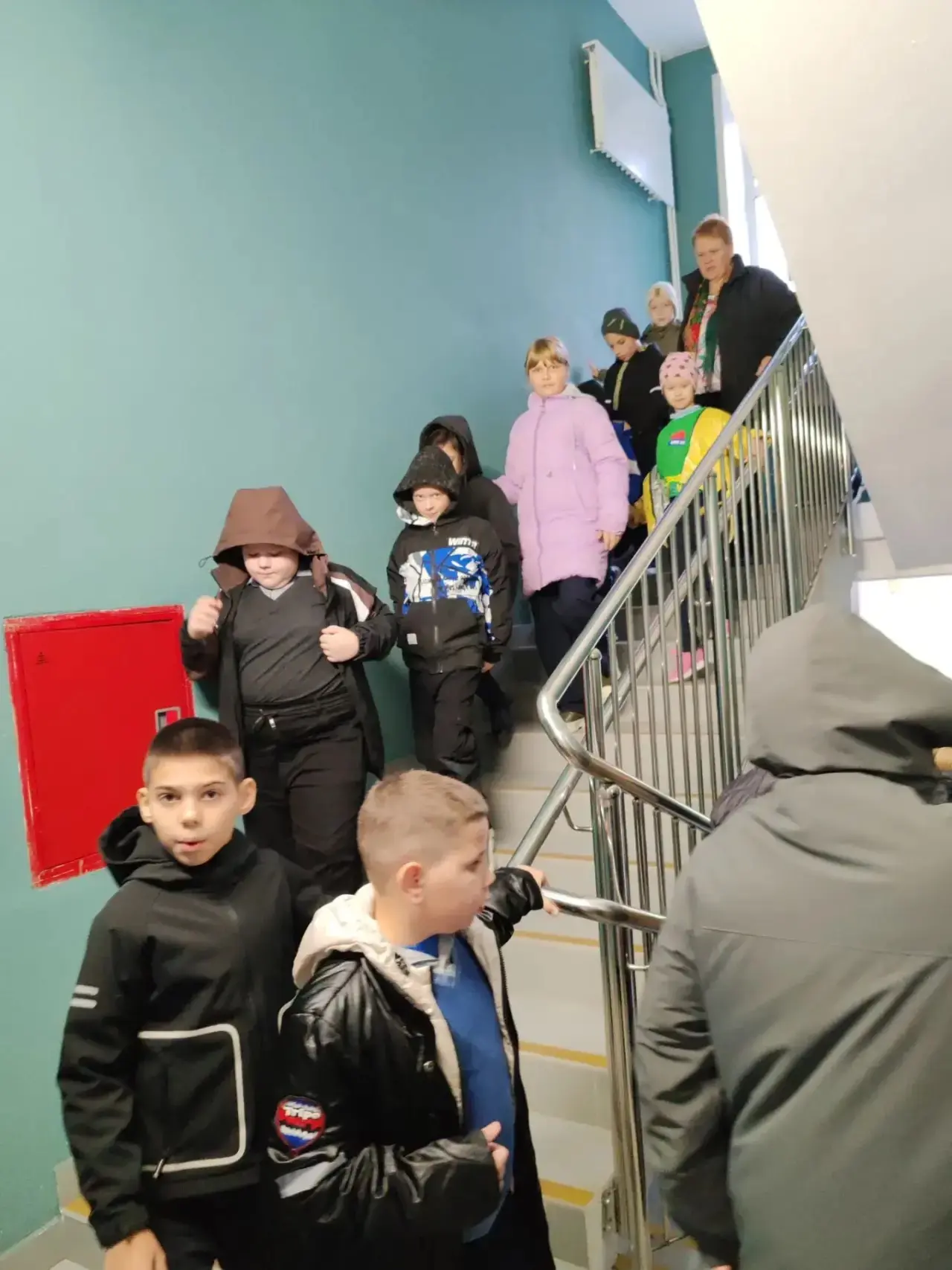 🚨 Учебная эвакуация в школе: всё прошло по плану!