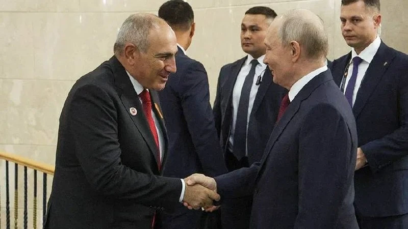 🤡 Узурпатор пашинян вчера заявил, что его отношения с президентом России Владимиром Пу...