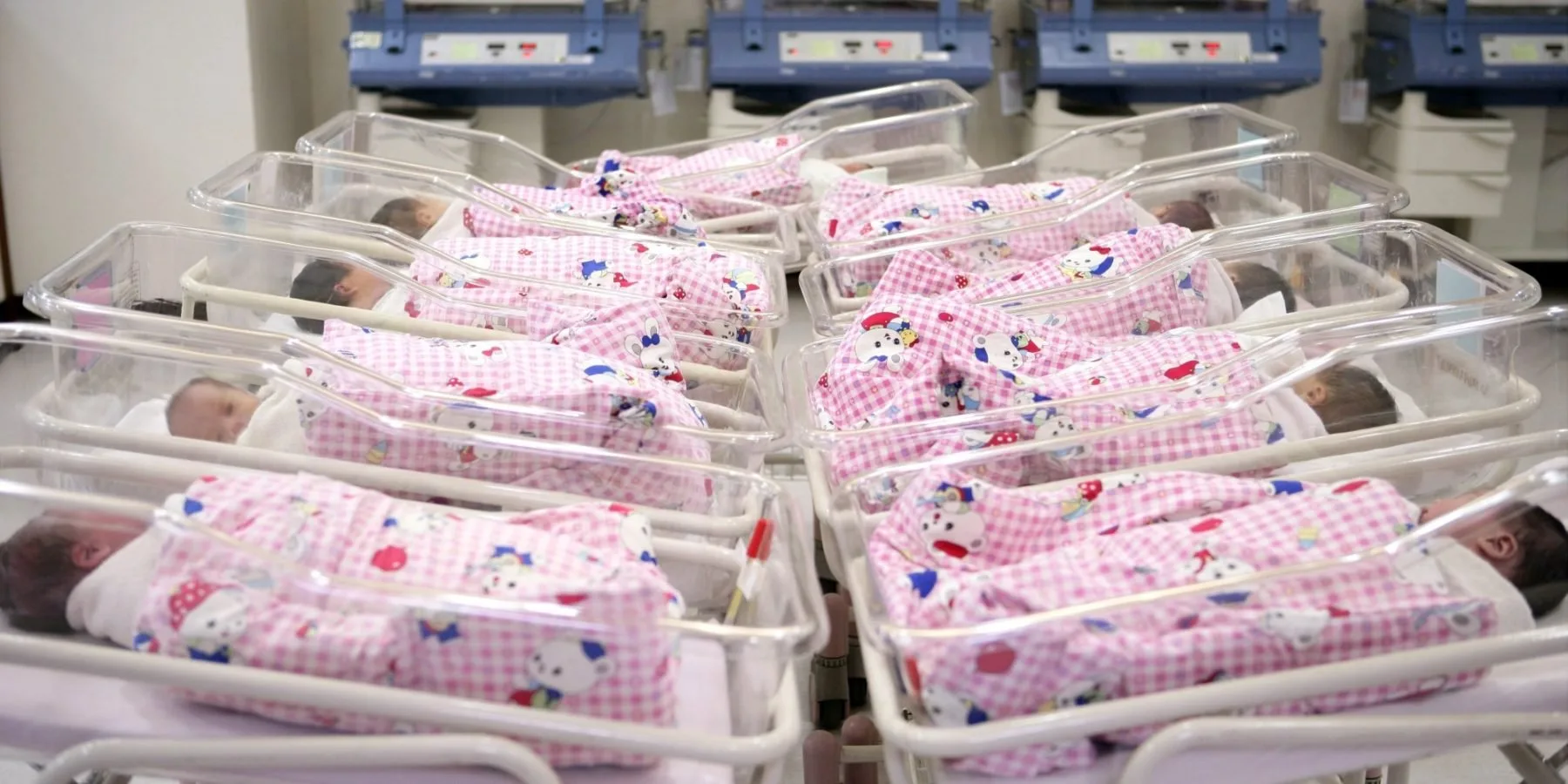🚼 Тува, Чечня и Ингушетия стали лидерами по рождаемости в России.