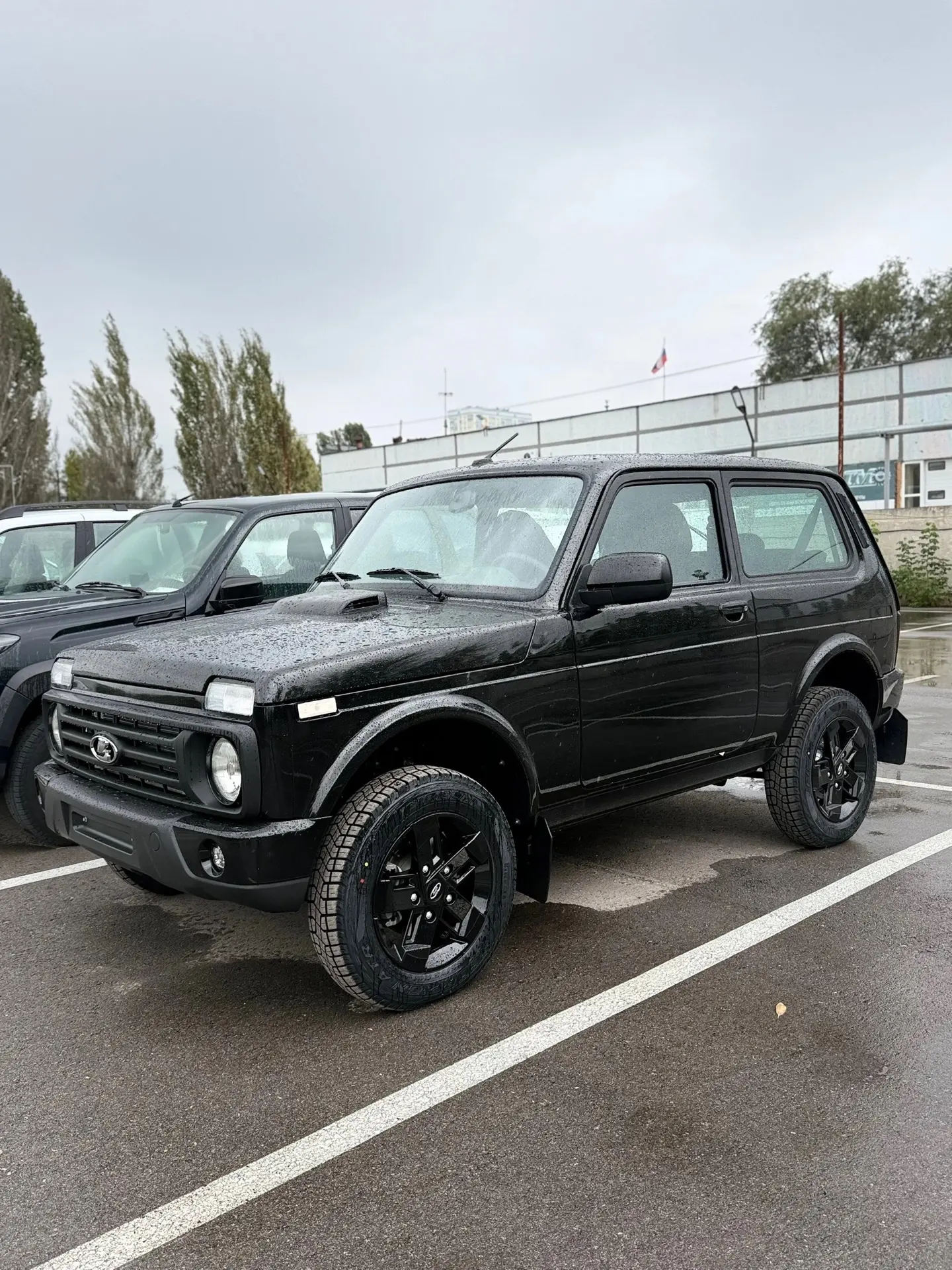 Свободная Niva Legend в комплектации Black черная на черном! Мотор 1.8 90лс