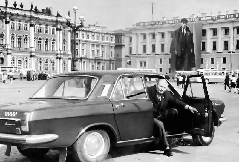 Дворцовая площадь в 1973-м