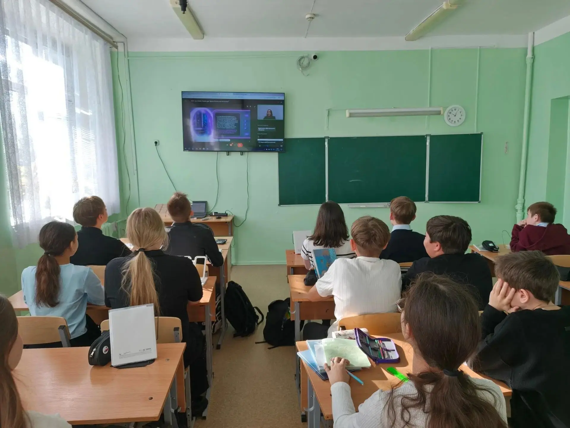 В рамках масштабного проекта Банка России «Онлайн-уроки по финансовой грамотности для ш...