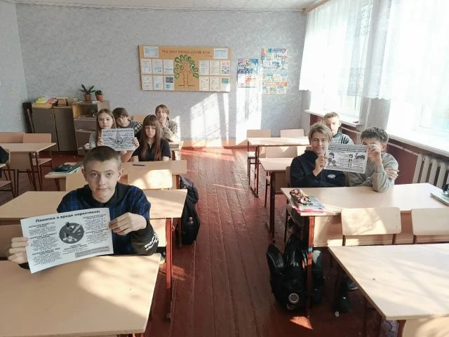 С учащимися 8 класса прошел очень важный и актуальный классный час на тему «Об ответств...