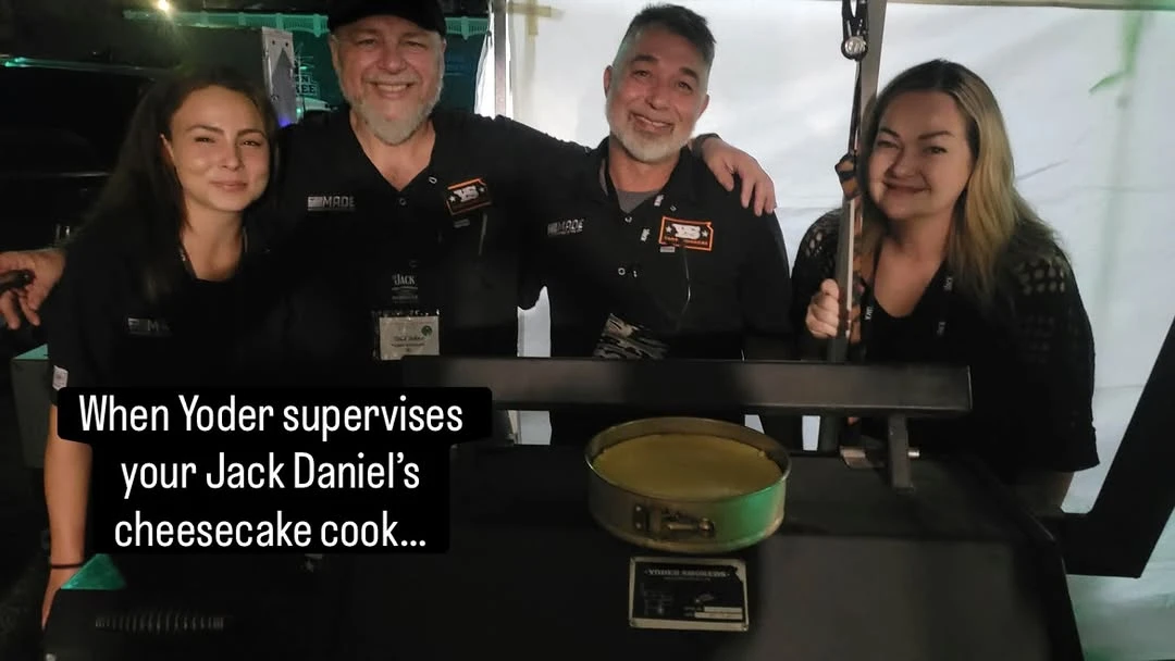 📷 Yoder Smokers