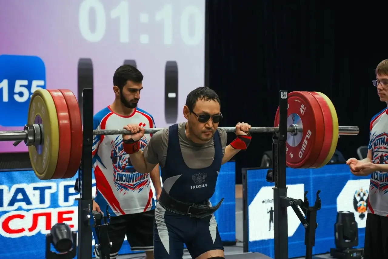 🏆 Золото и бронза: спортсмены Якутии успешно выступили на Чемпионате России по пауэрли...