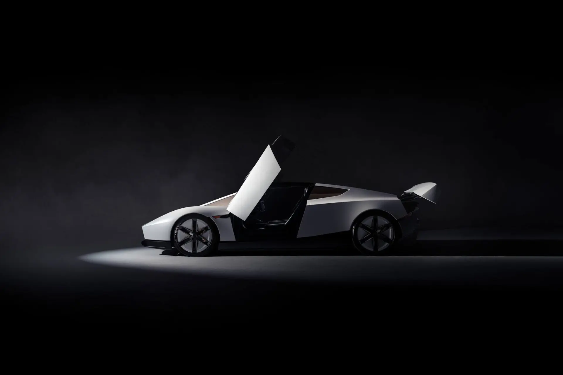 Tesla выпустила летающий автомобиль Roadster