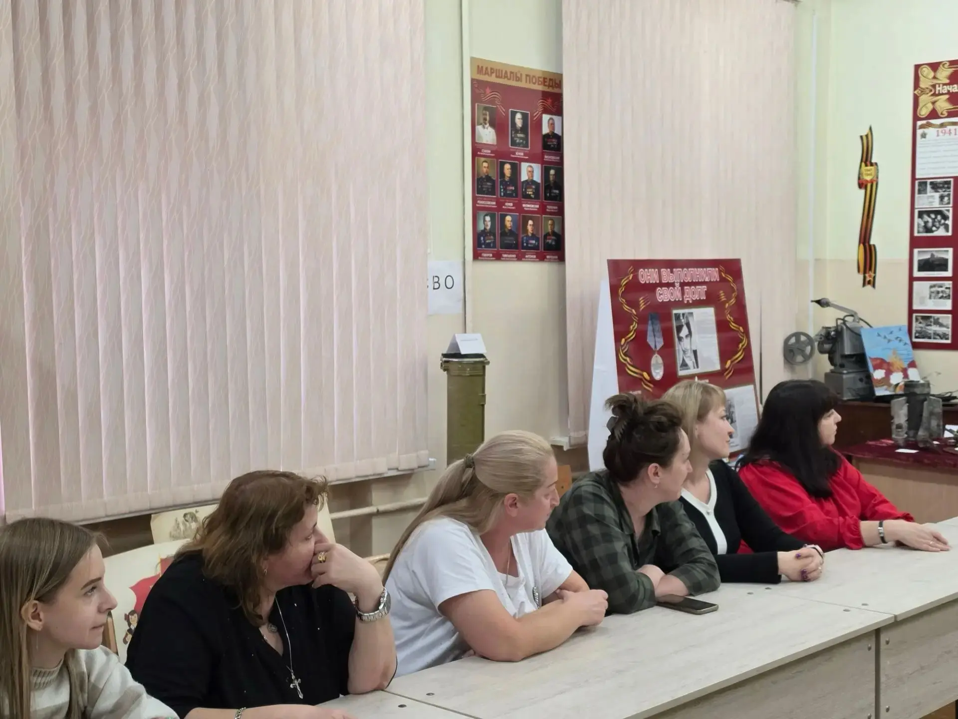 В рамках мониторинга общеобразовательных организаций города, комиссия Думы города Пятиг...