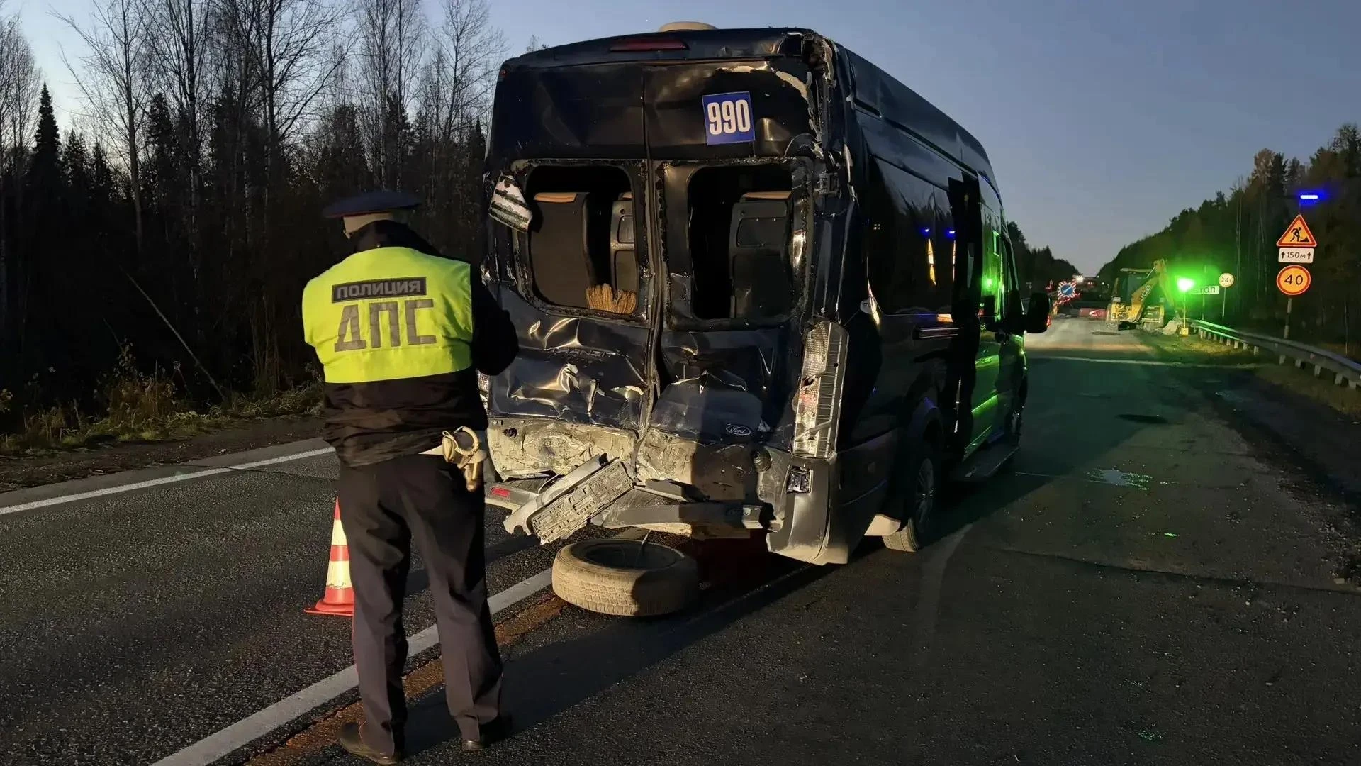 🚧 Два автобуса столкнулись на трассе в Новолялинском районе