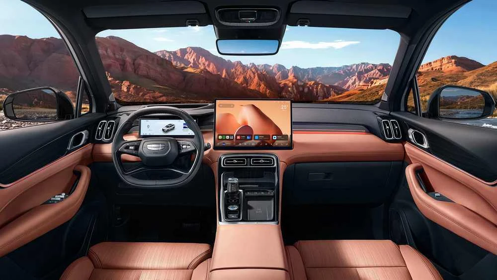 Geely запустила на рынке Китая продажи обновленного кроссовера Atlas (Boyue L) 2027 мод...