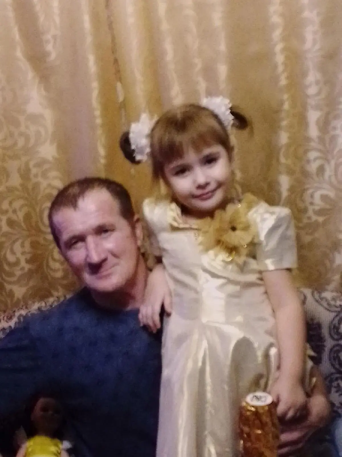 У меня самый лучший папа!Он всегда поддержит, успокоит. Мы с папой вместе сажаем картош...