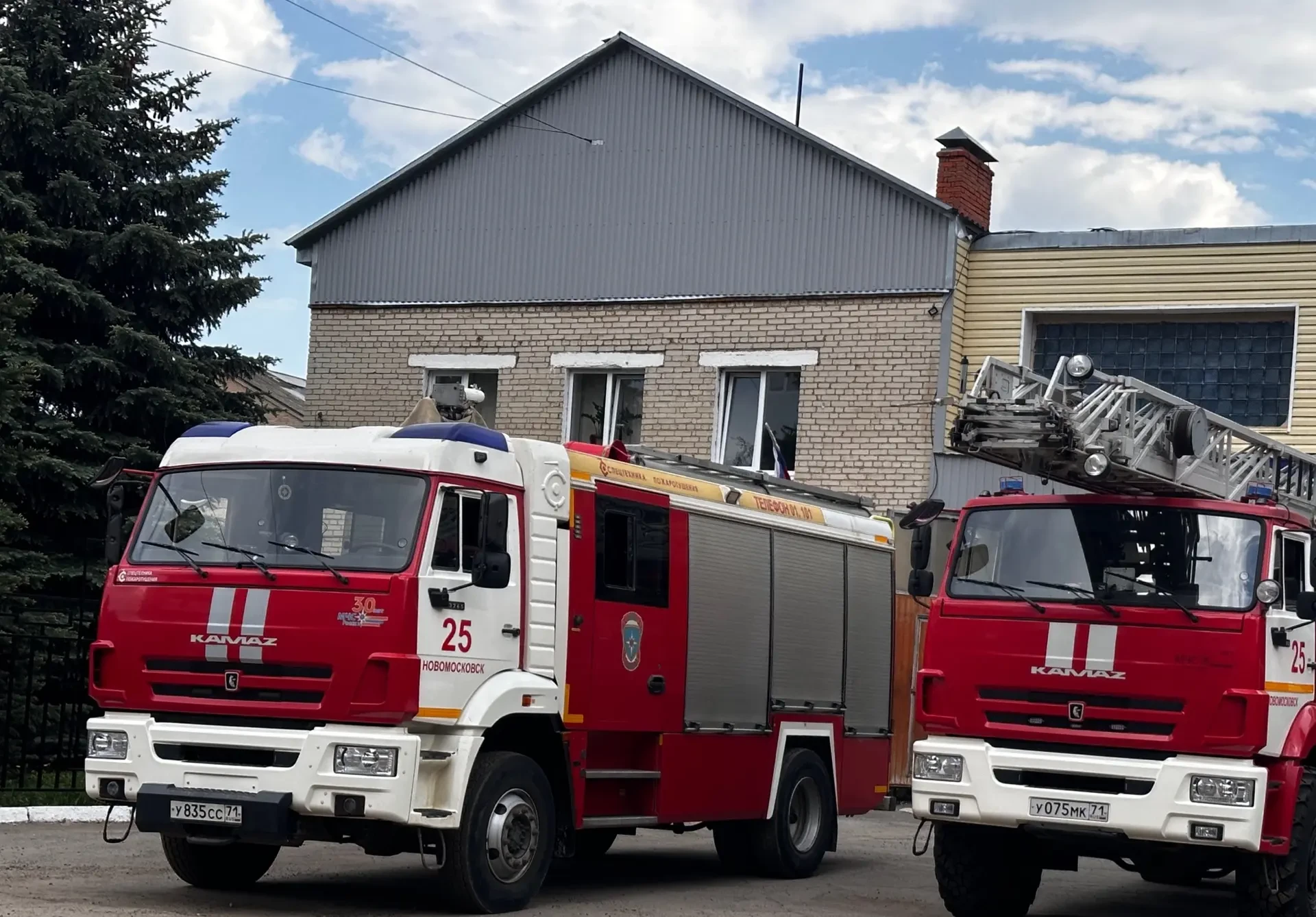 В Донском сгорели сразу три автобуса