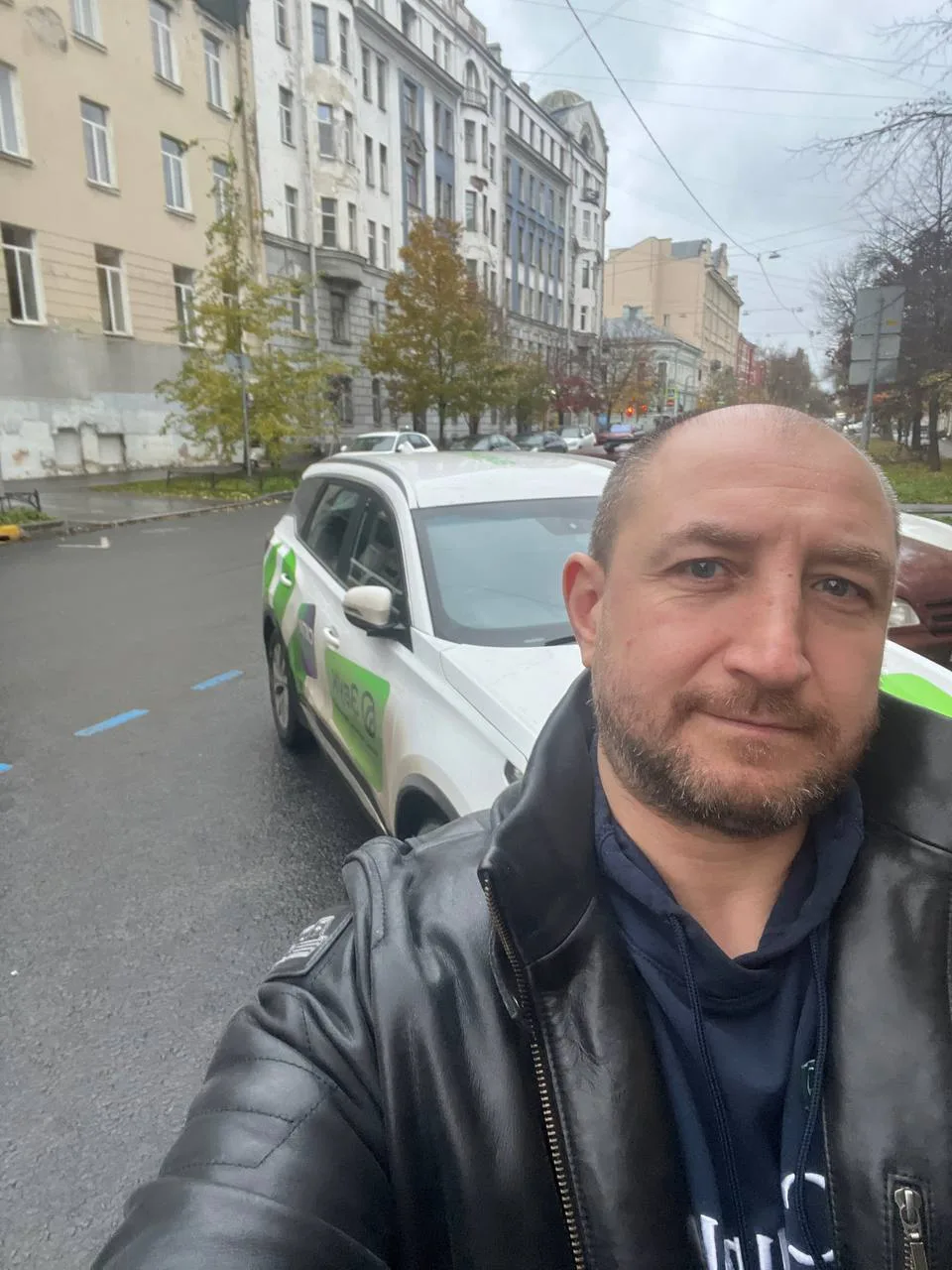 Привет всем. Го на концерты . Обо мне расскажу лично, если в целом то тот еще))