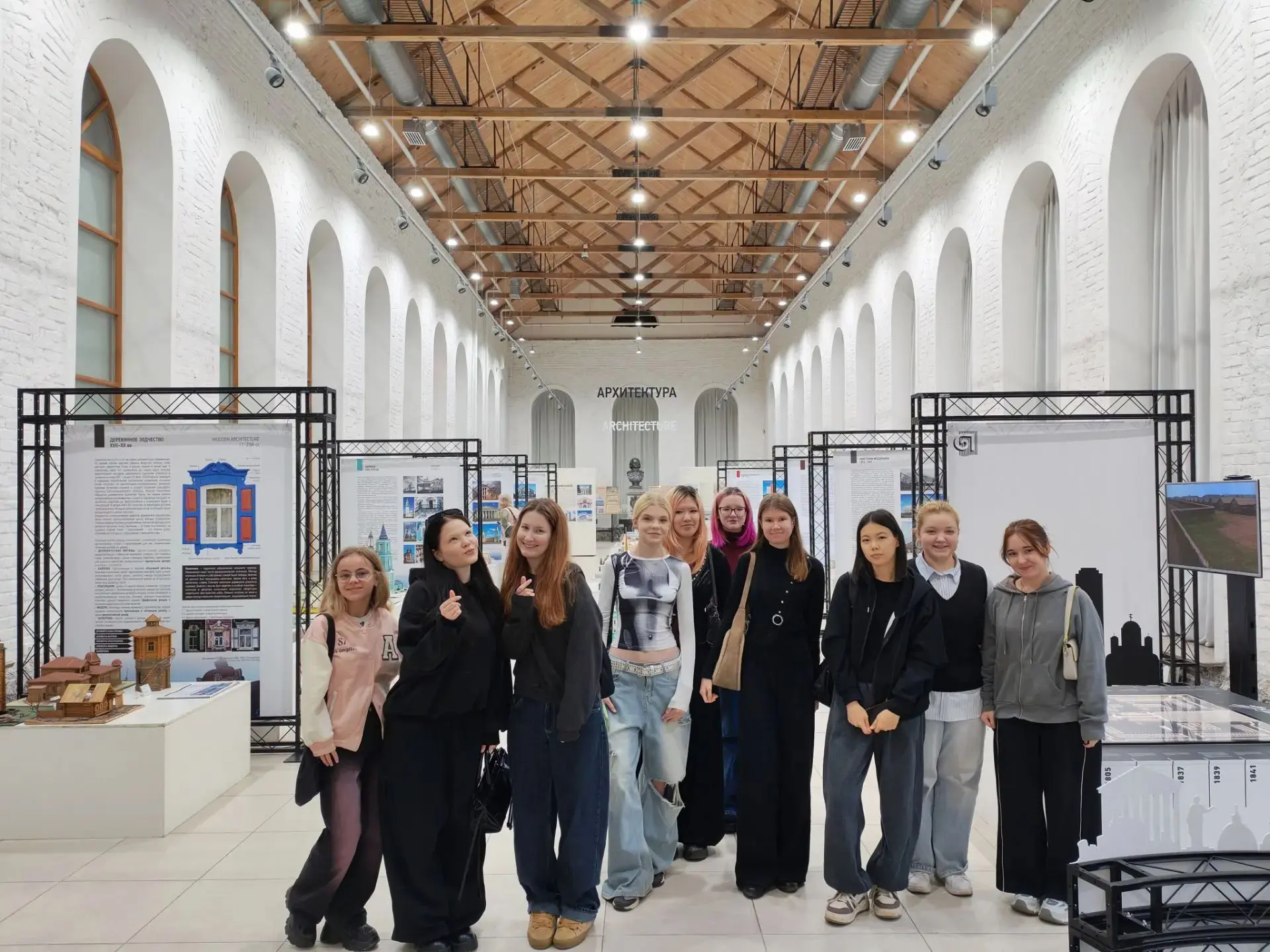 Студенты 2 курса направления МШ нашего Техникума с преподавателем Домниной Натальей Ана...