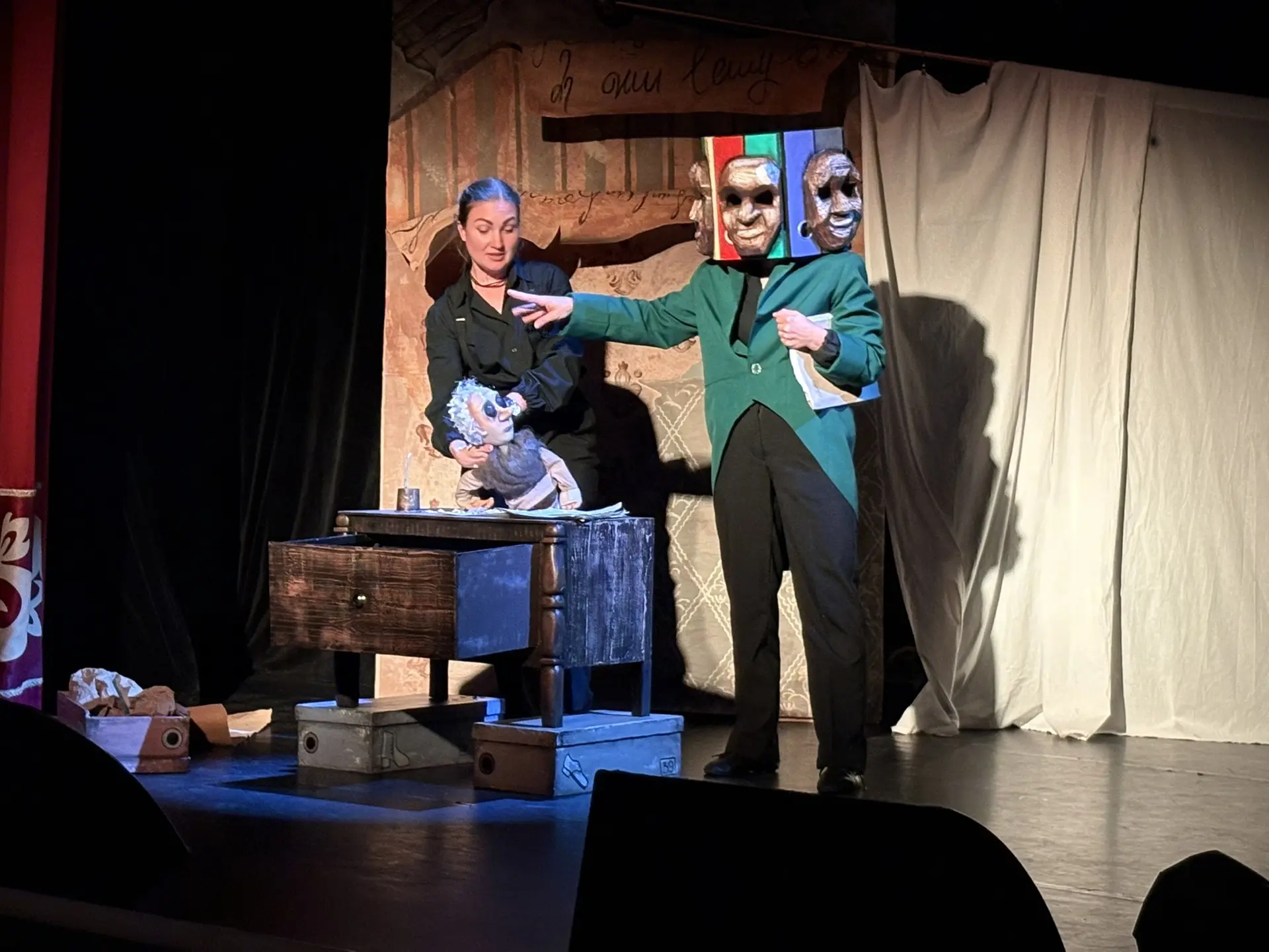 🎭В Нижневартовск с гастролями приехал Горловский театр кукол.