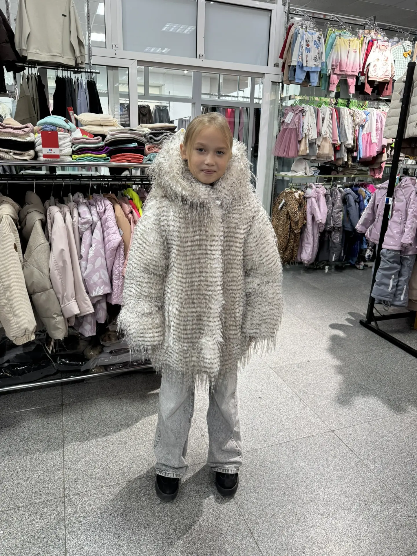 Мира выбирала сегодня себе шубку и не только 😉