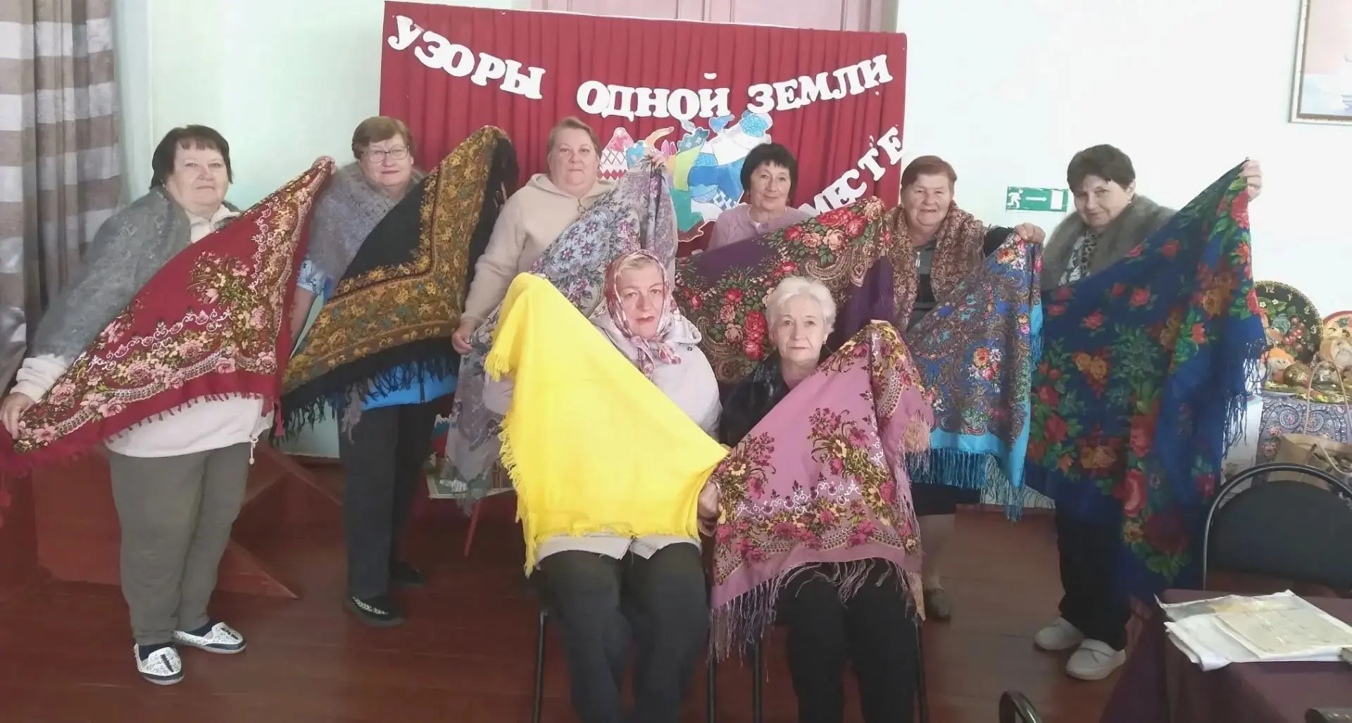 Сегодня в нашей стране отмечается добрый и светлый праздник - Покрова Пресвятой Богород...
