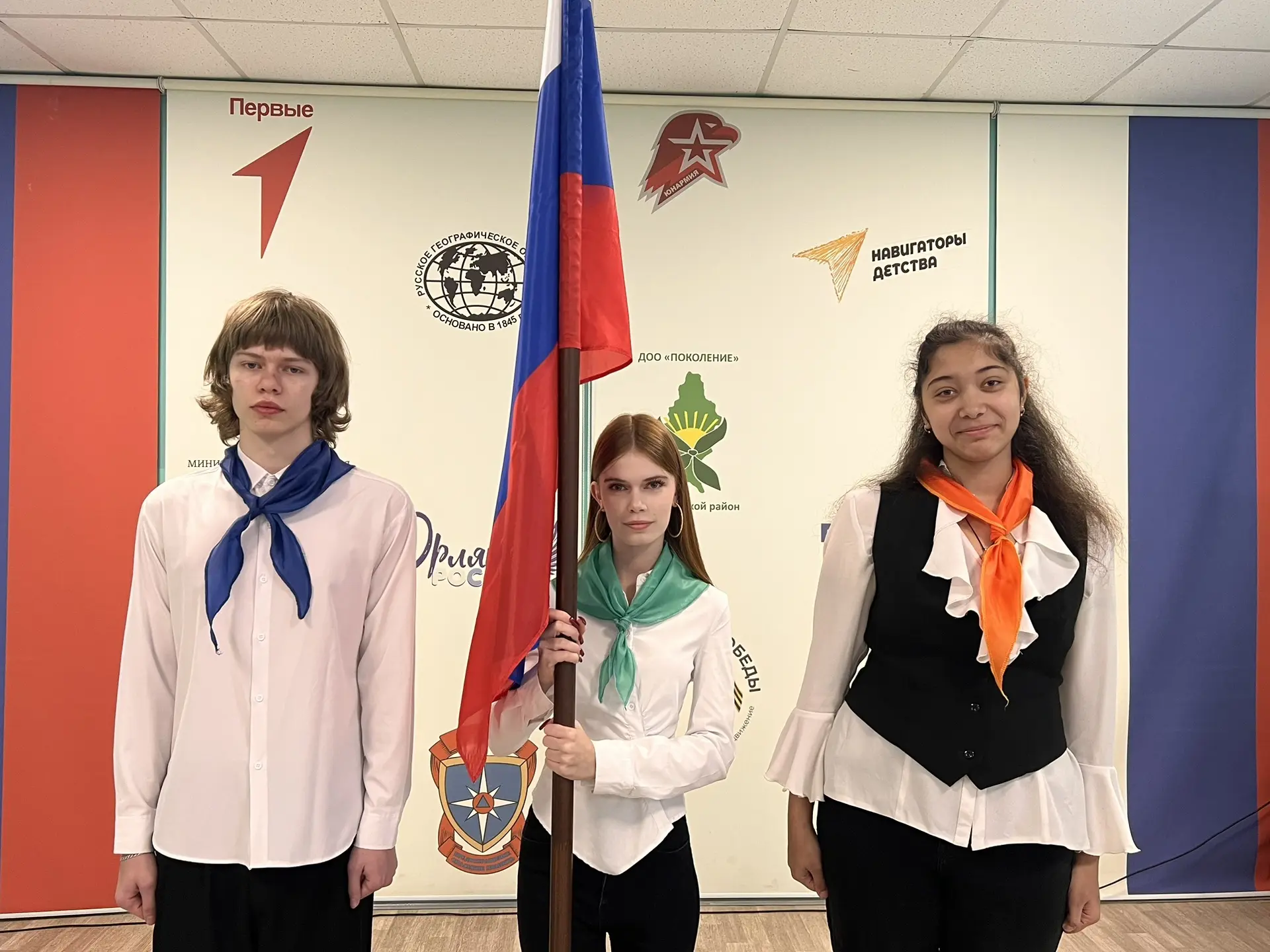 🇷🇺 НОВАЯ УЧЕБНАЯ НЕДЕЛЯ В НАШЕЙ ШКОЛЕ! 🔔✨