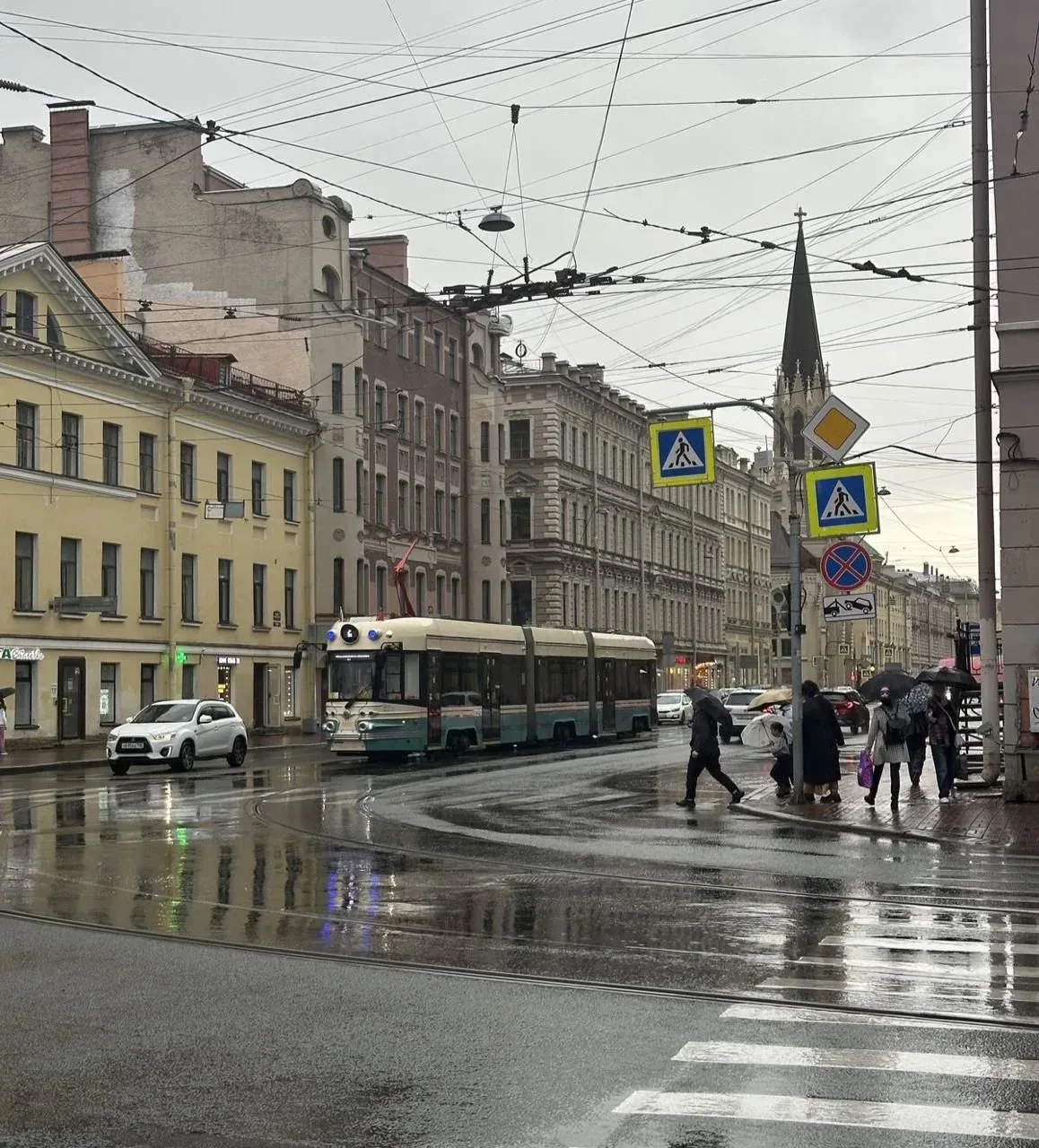 ⛈️ Дождливая погода ожидается завтра в Питере, — синоптики.