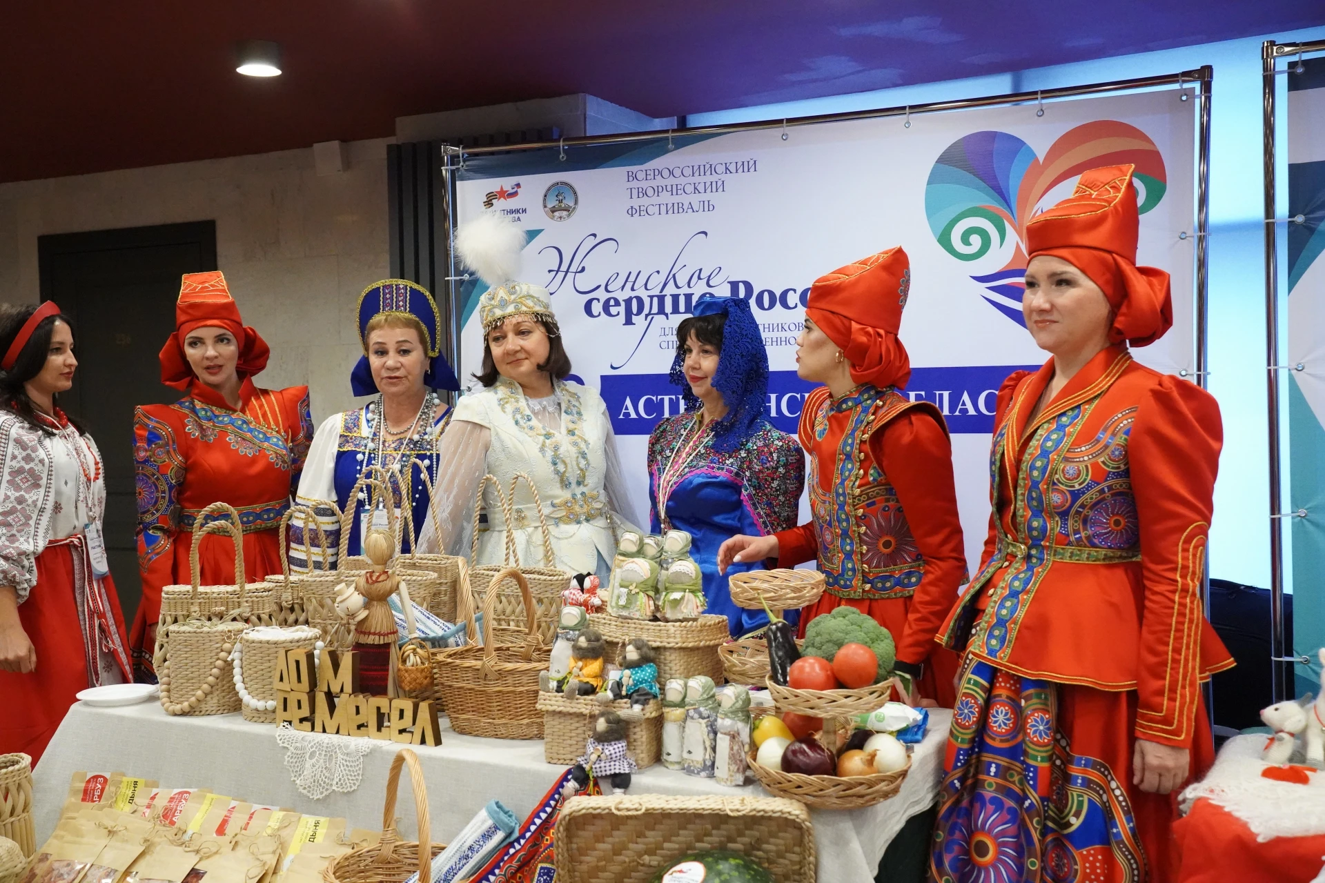 ✨ Женское сердце России: когда звёзды говорят о силе единства
